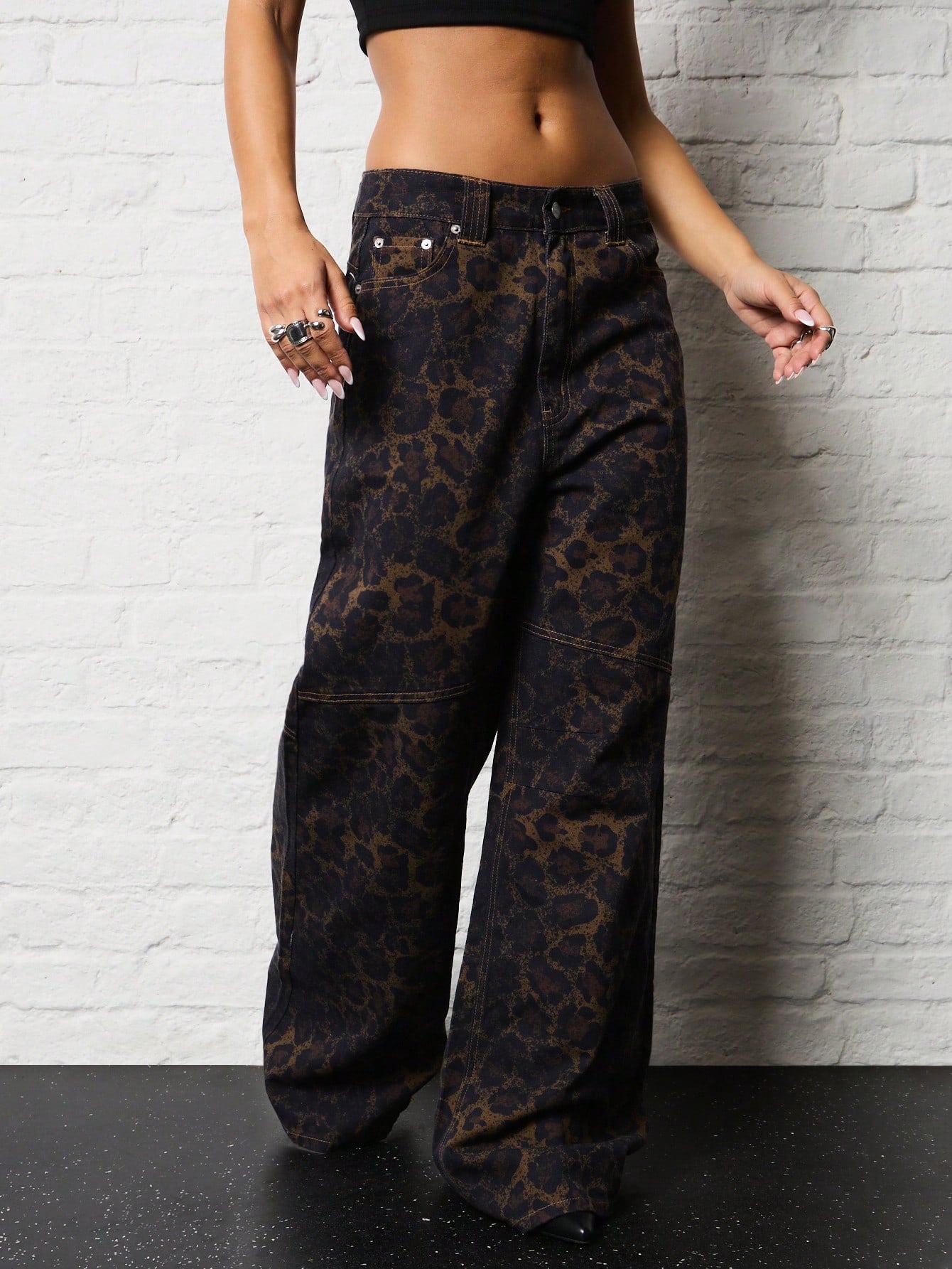 SUMWON WOMEN Leopard Print Wide Leg Jeans