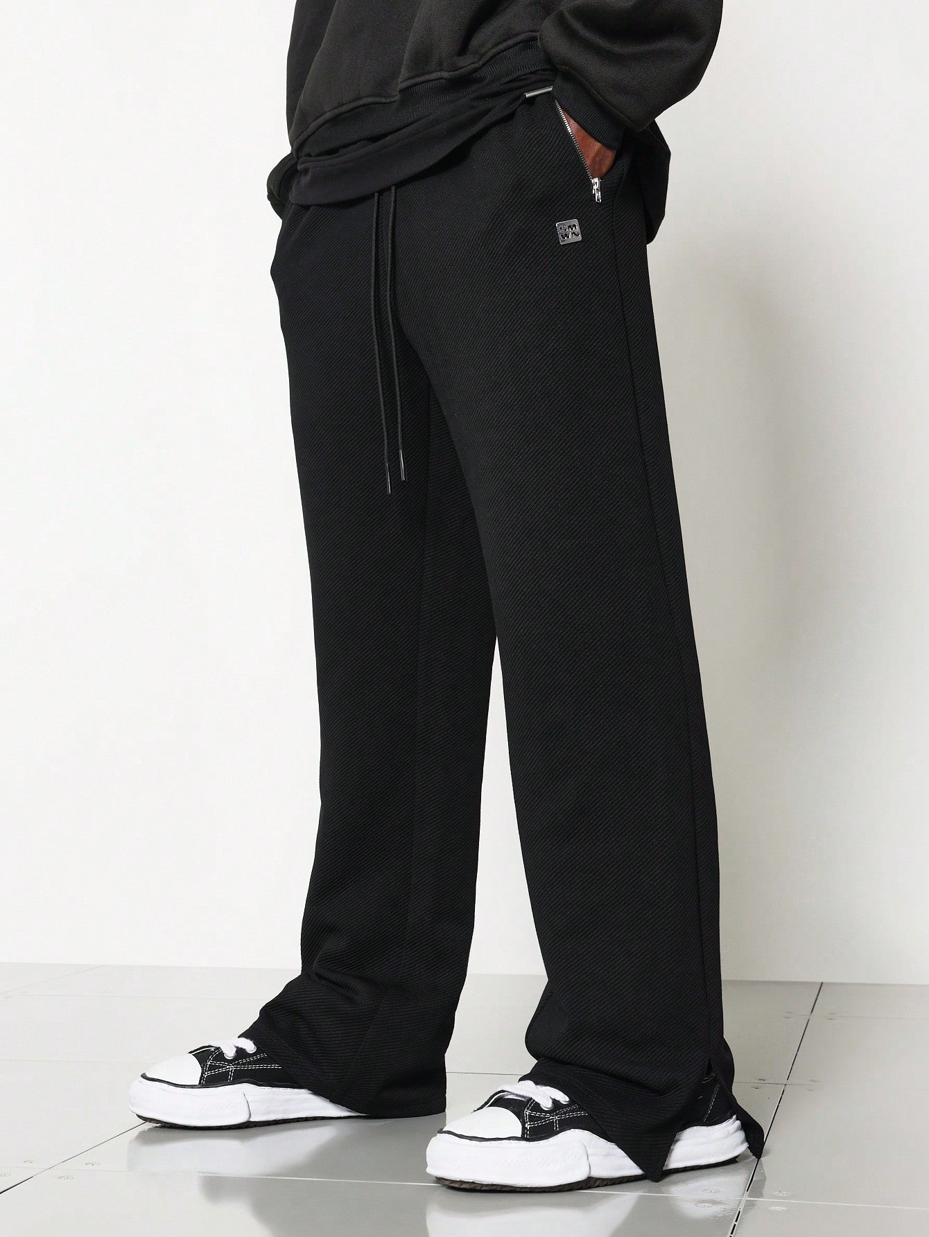 Loose Fit Sweatpants With Zip Pocket & Split Hem