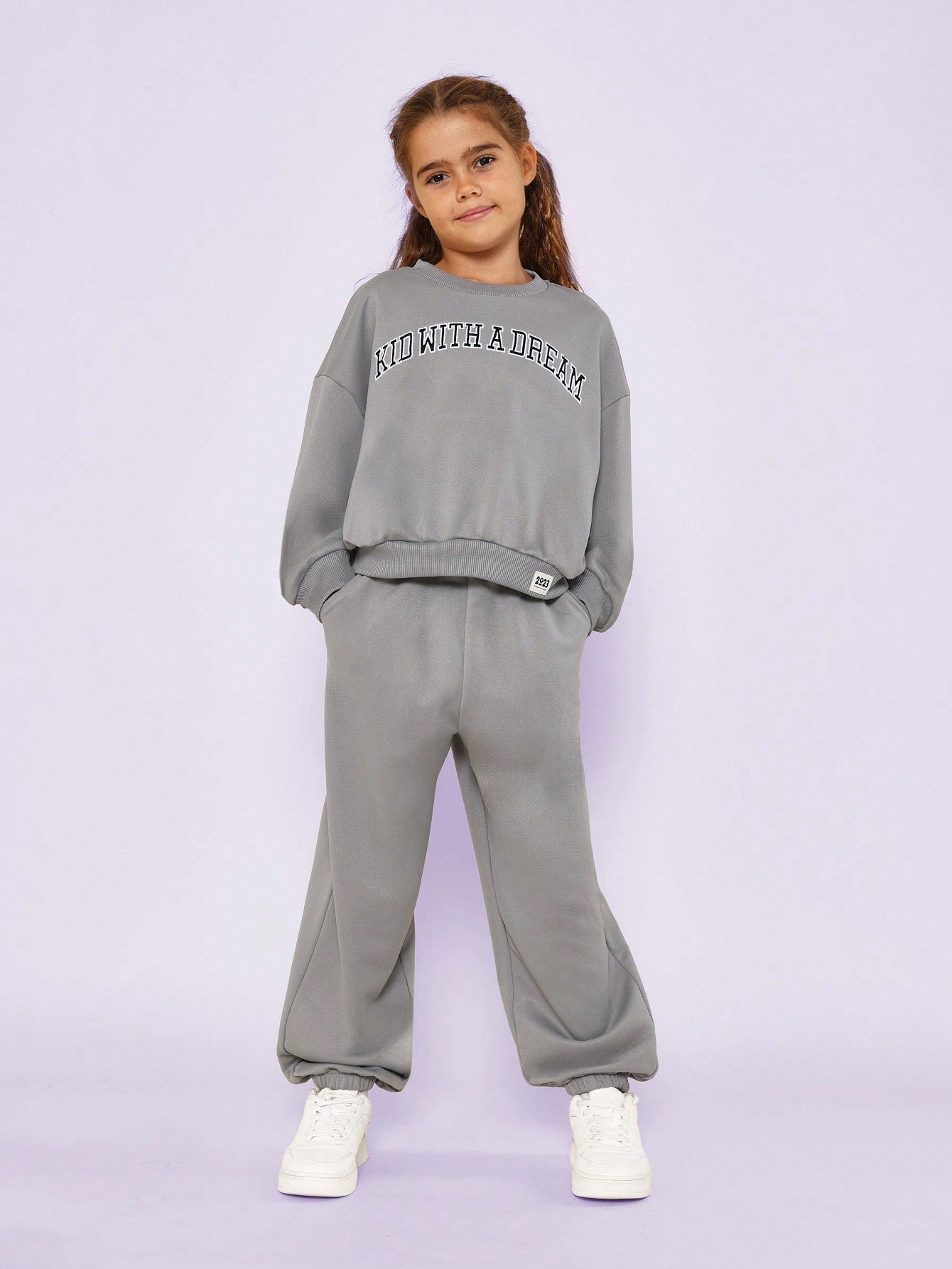 Tween Girls Regular Fit Sweatshirt With Applique And Jogger 2 Piece Set