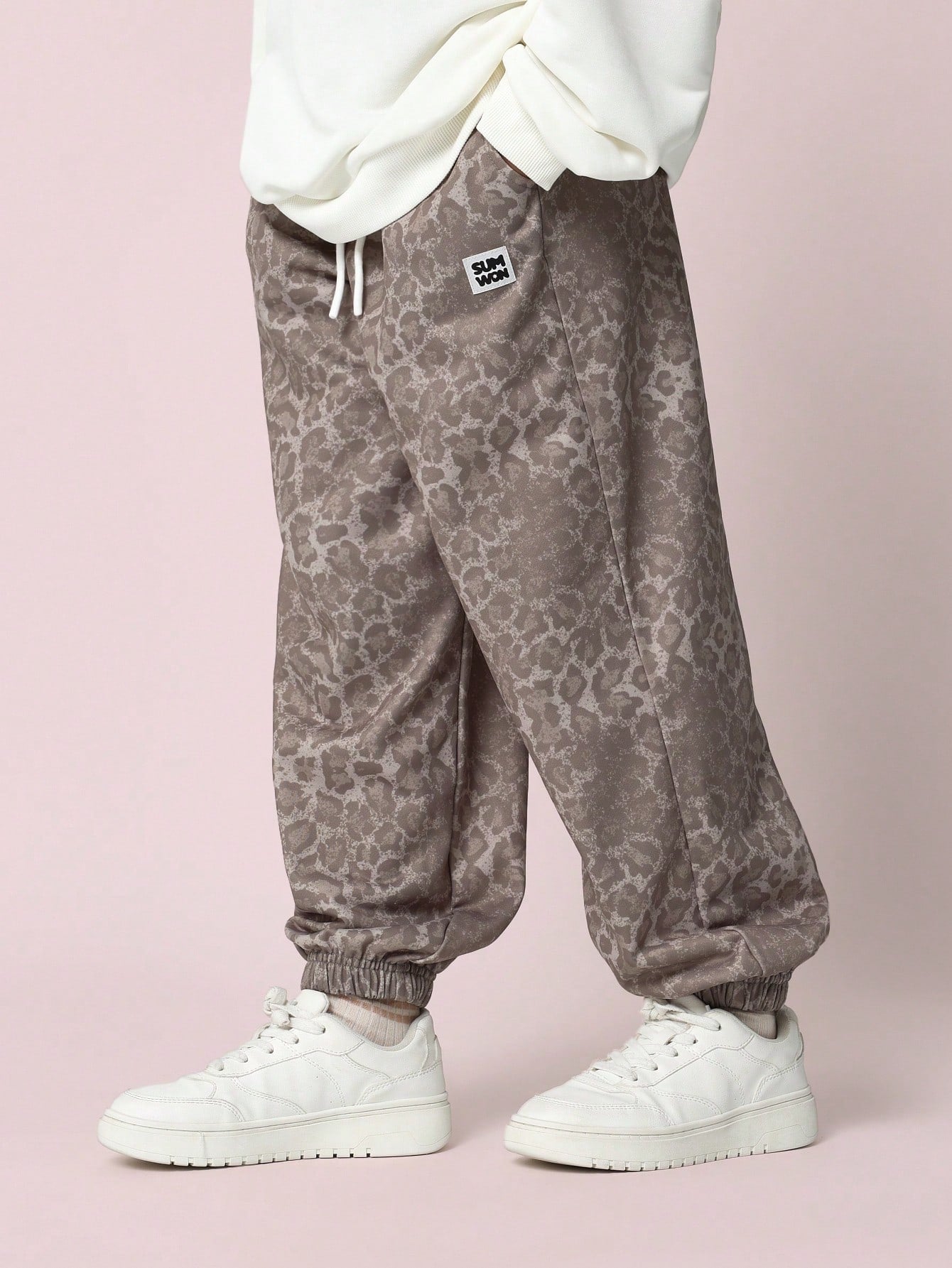 Tween Girls Leopard Printed 90's Jogger