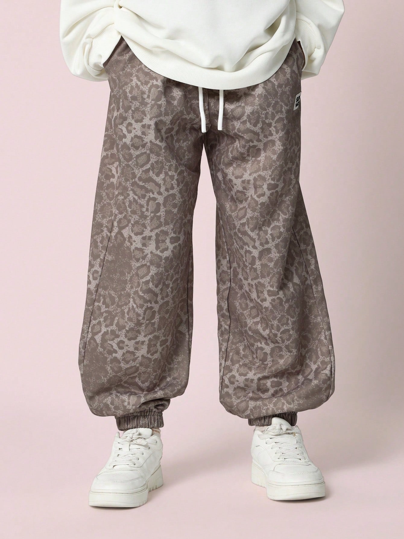 Tween Girls Leopard Printed 90's Jogger