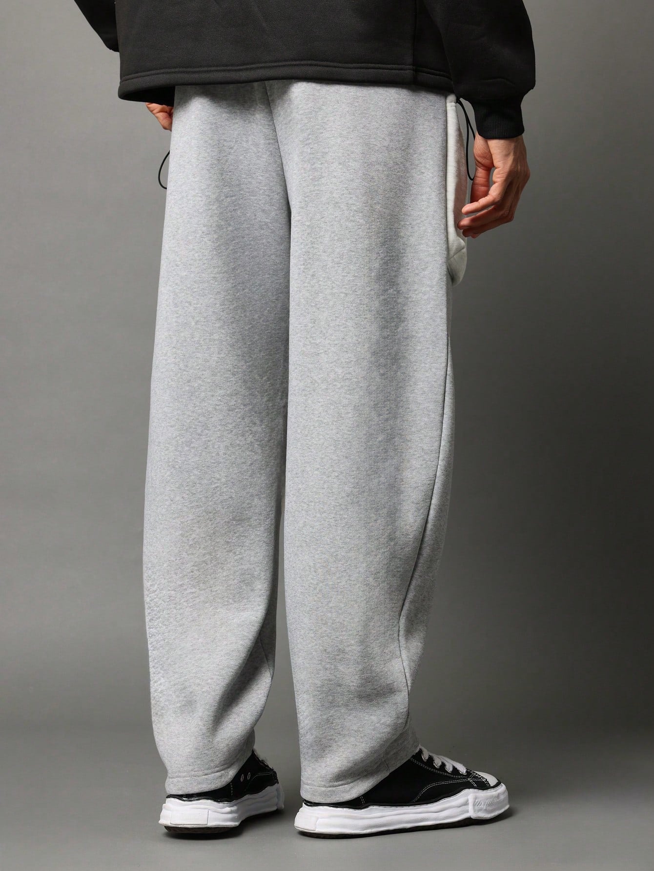 Skater Fit Sweatpants With Contrast Colour Exposed Pockets