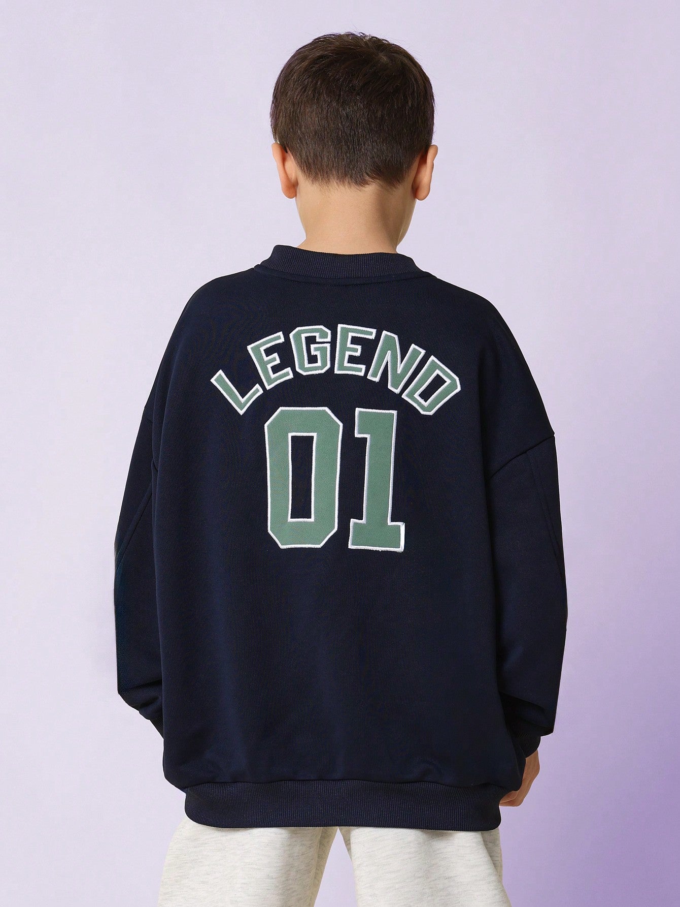 Tween Boys Regular Fit Crew Neck Sweatshirt With Applique