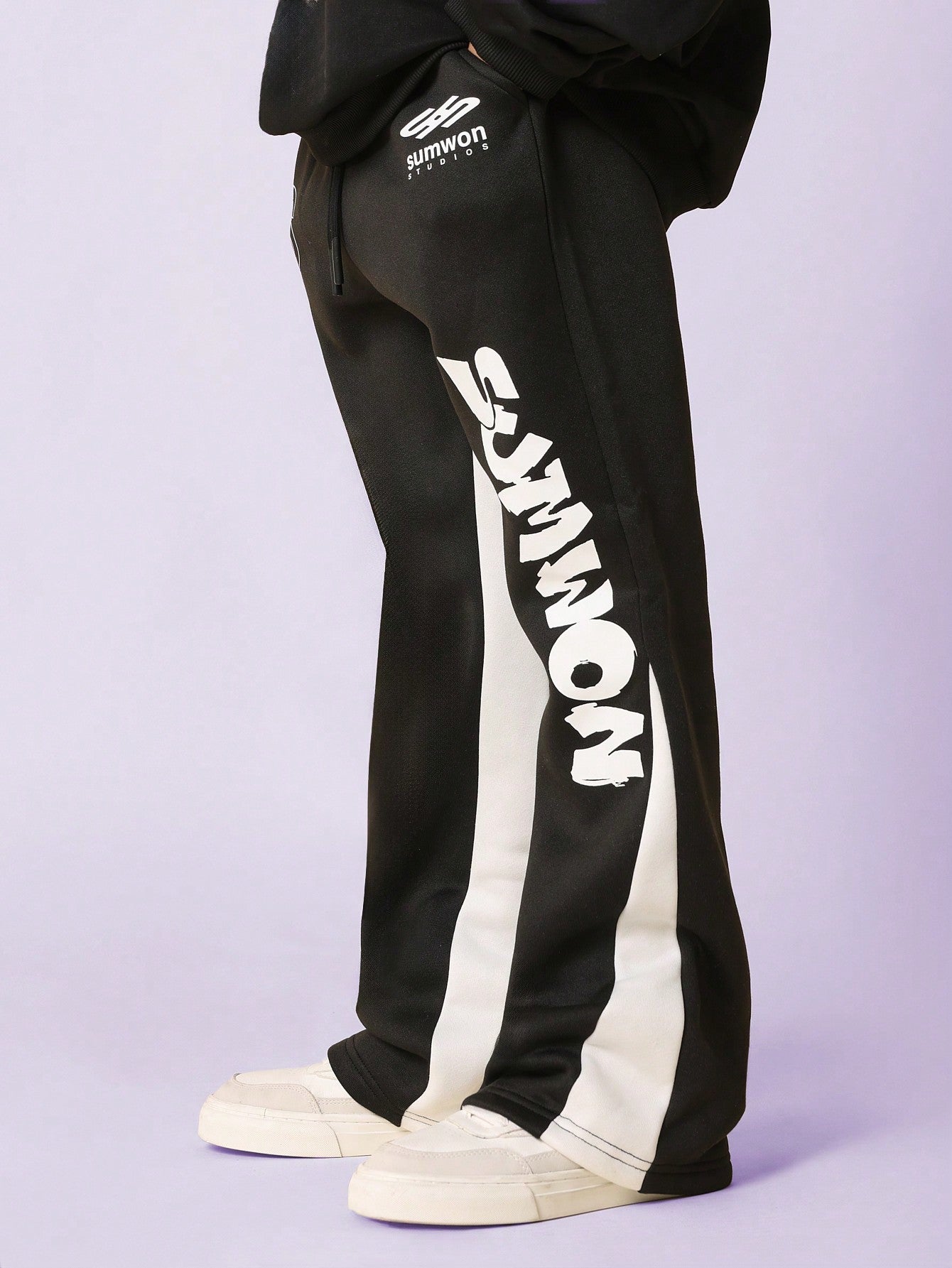 Tween Boys Flare Fit Contrast Colour Sweatpants With Graffiti Graphic Print