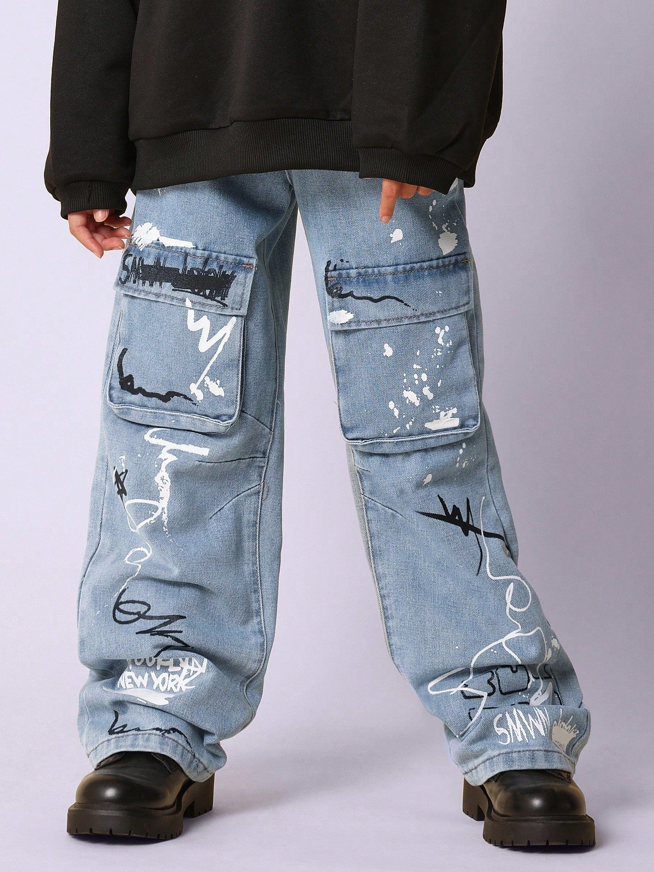 Tween Girls Baggy Fit Cargo Jeans With Graffiti Print And Splatter Paint