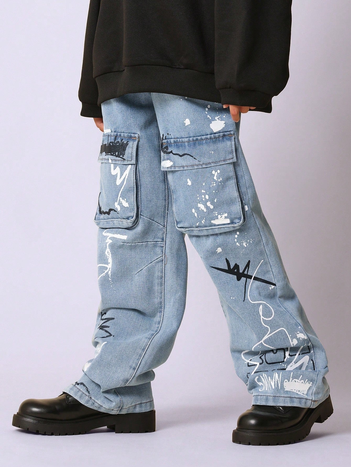 Tween Girls Baggy Fit Cargo Jeans With Graffiti Print And Splatter Paint