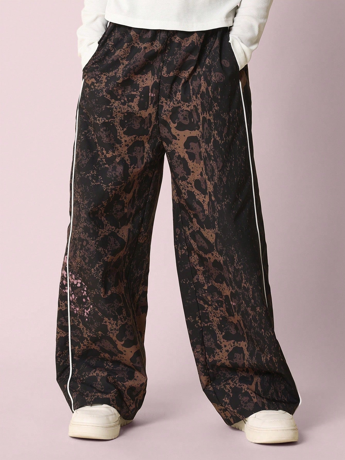 Tween Girls Relaxed Straight Fit Leopard Printed With Piping Detail