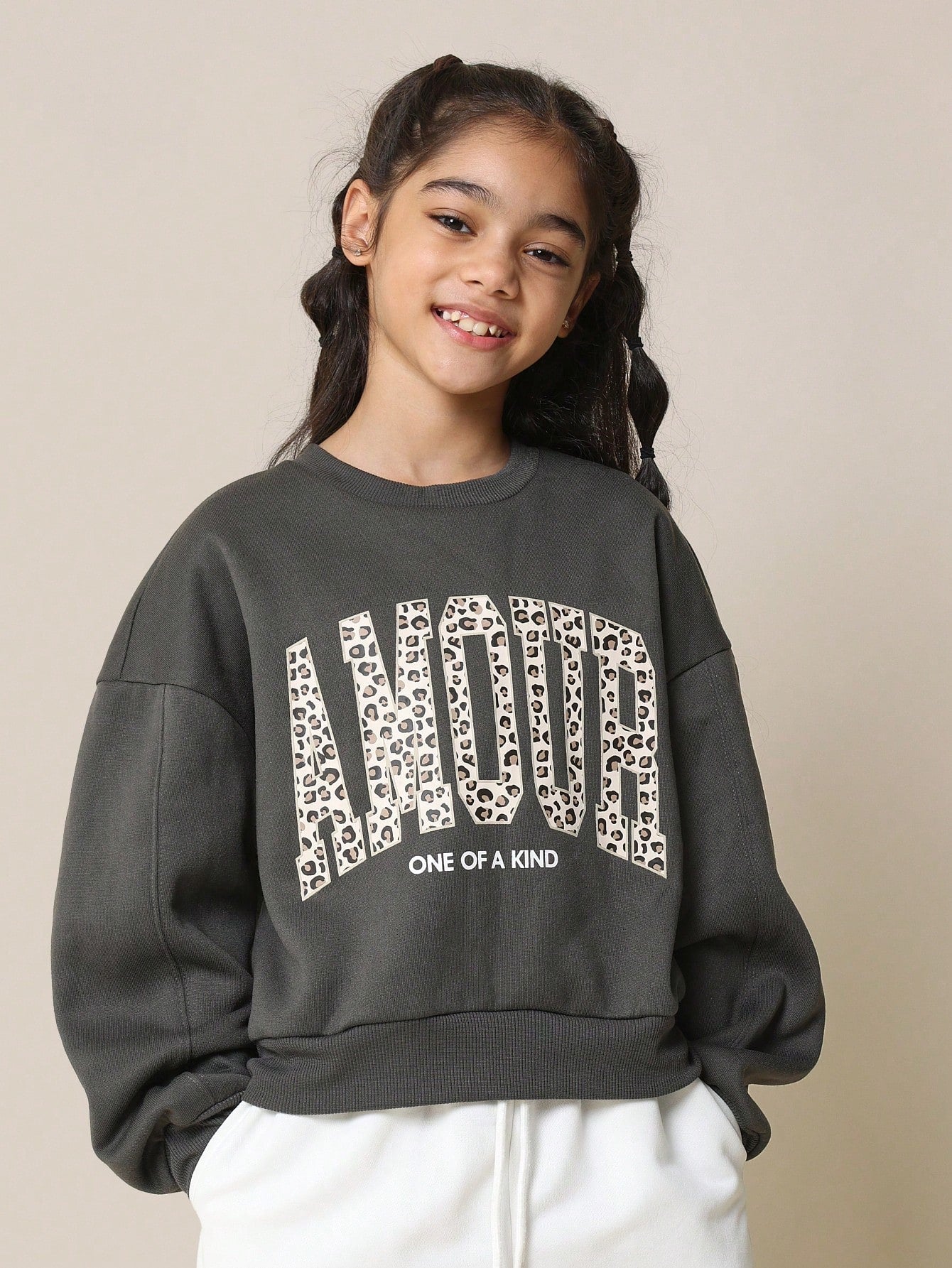 Tween Girls Comfy Regular Fit Amour Leopard Printed Sweatshirt