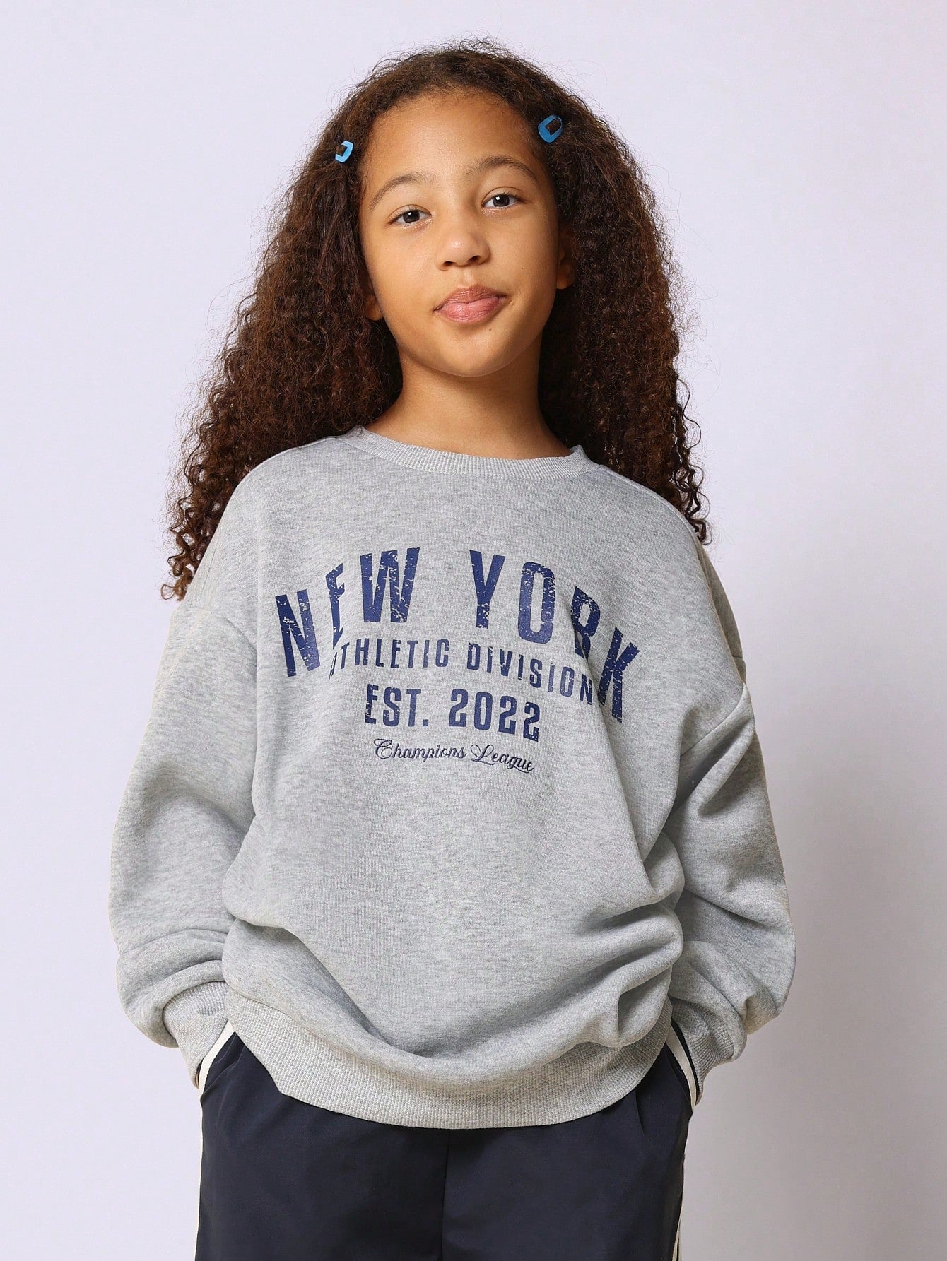 Tween Girls Comfortable Regular Fit Longline New York Graphic Print Sweatshirt