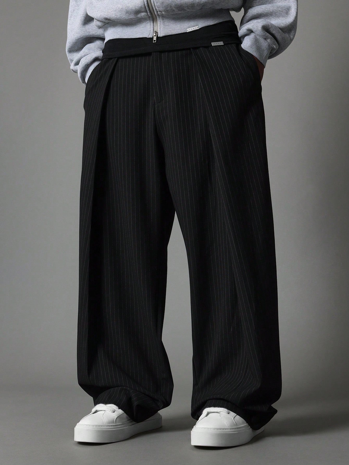 Wide Leg Tailoring Pinstripe Trouser With Pleats