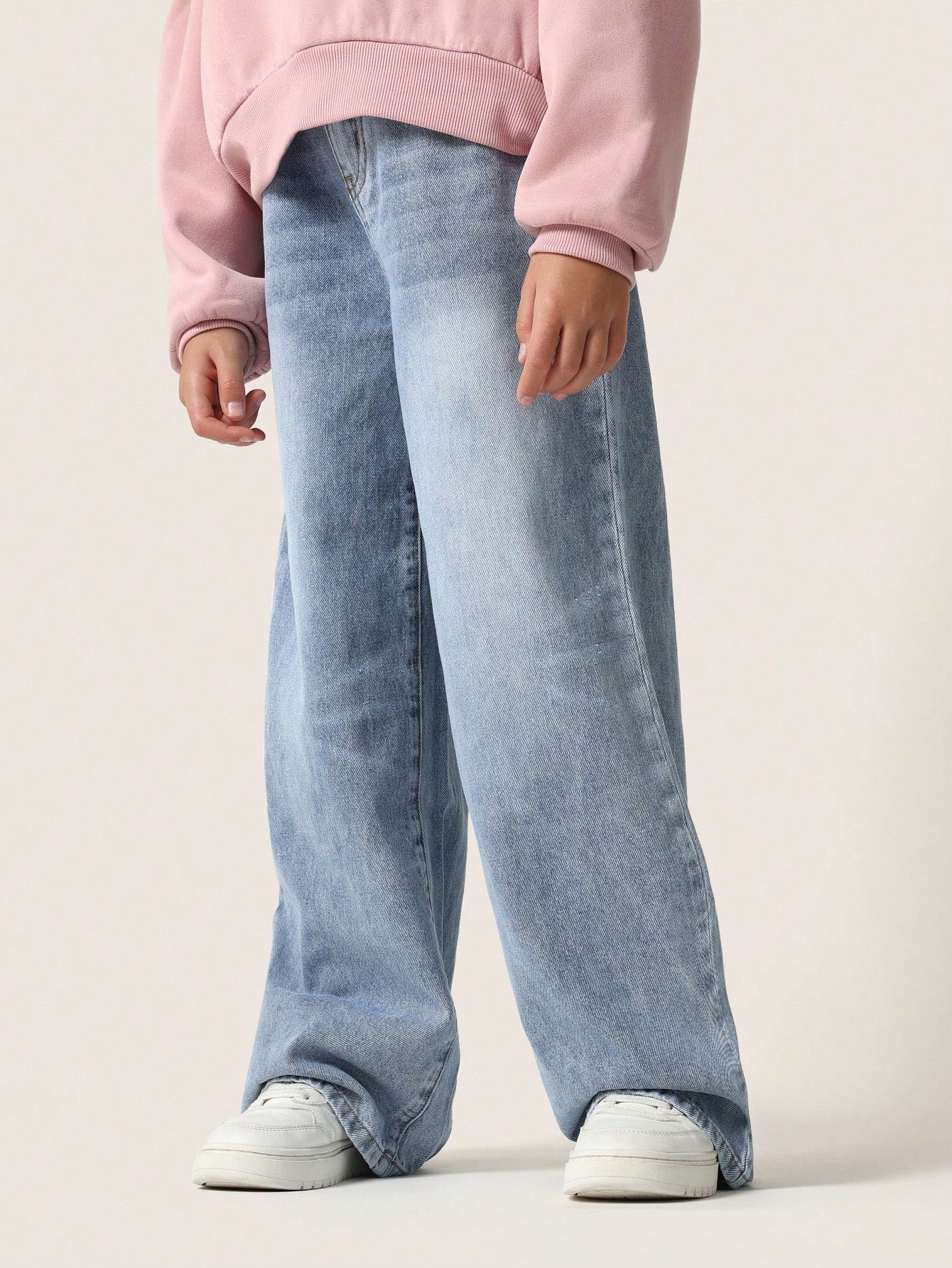 Tween Girls Relaxed Straight Fit Washed Jean With Back Applique