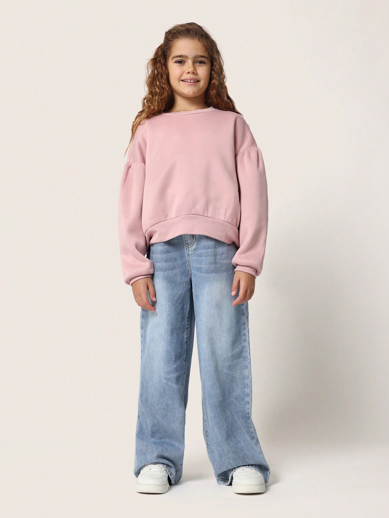 Tween Girls Relaxed Straight Fit Washed Jean With Back Applique