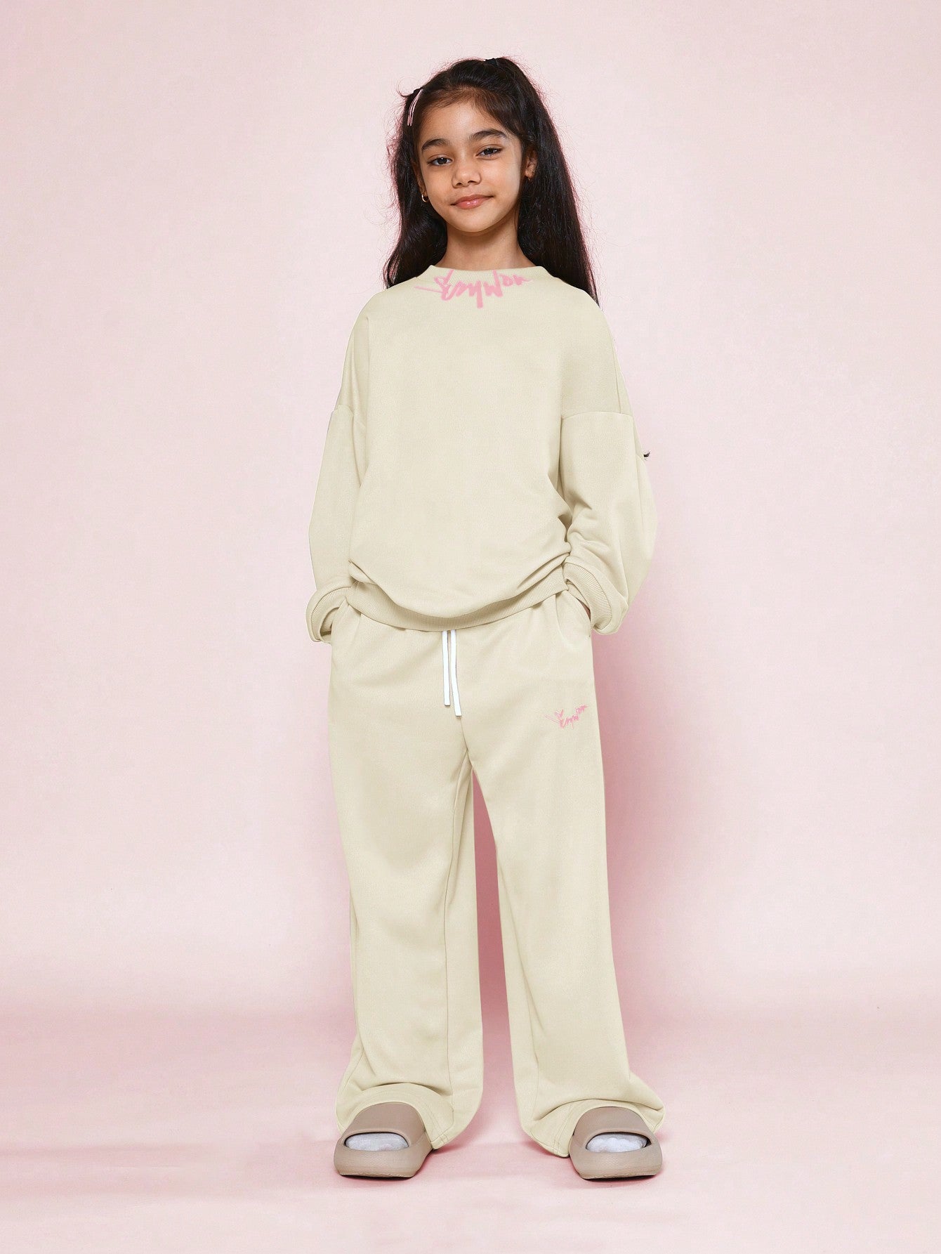 Tween Girls Comfy Crew Neck Sweatshirt With Neck Graphic Print And Straight Fit Sweatpants 2 Piece Set