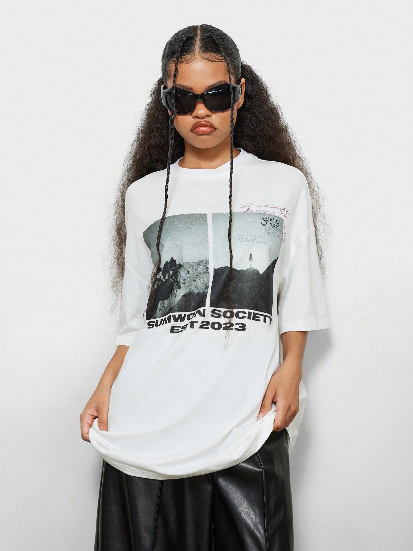 SUMWON WOMEN Photographic Print Drop Shoulder Oversized T-Shirt