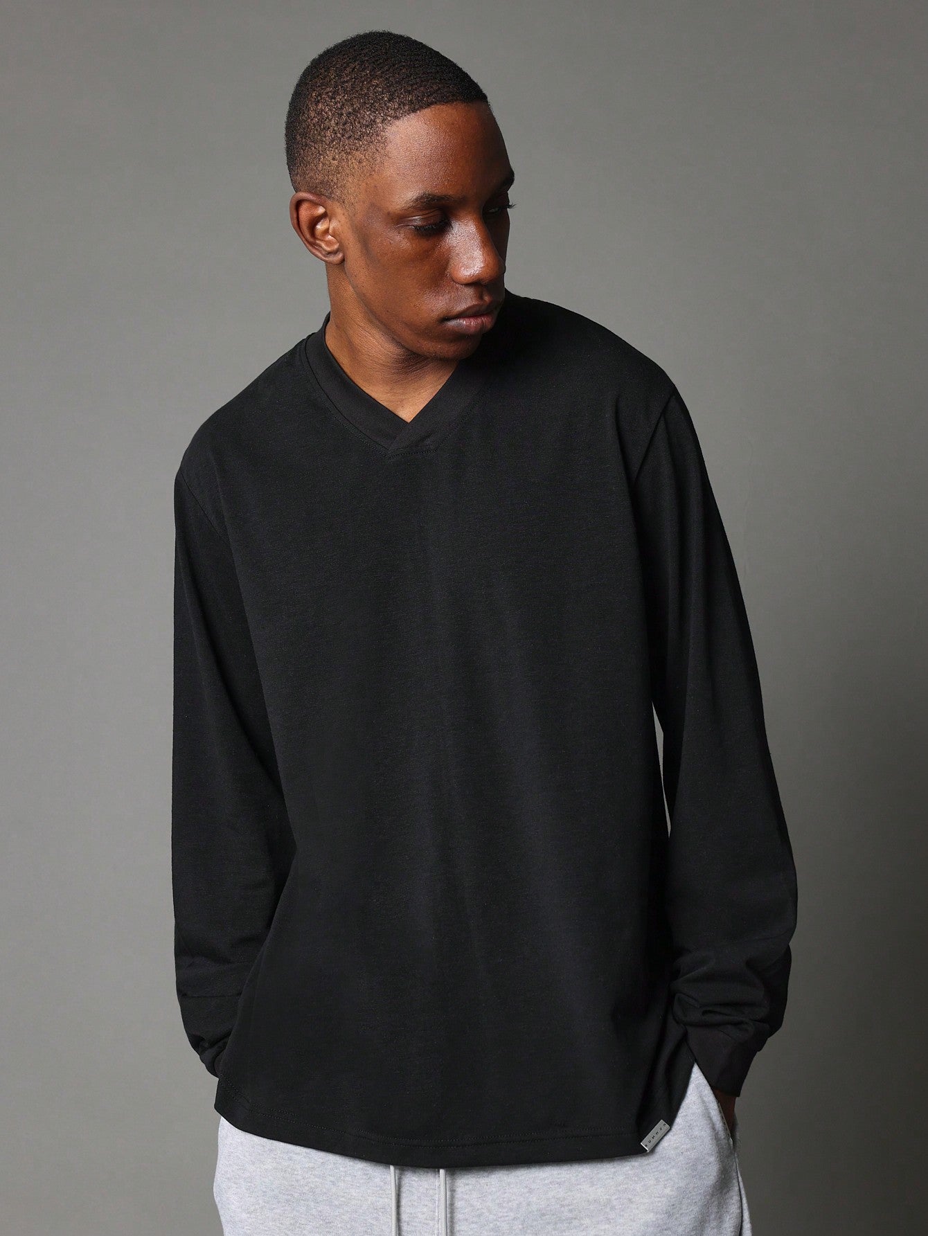 Regular Fit Long Sleeve V-Neck Essential Tee