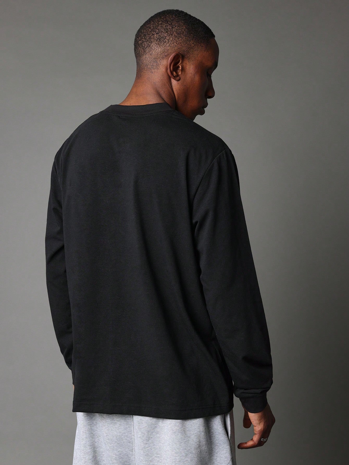 Regular Fit Long Sleeve V-Neck Essential Tee