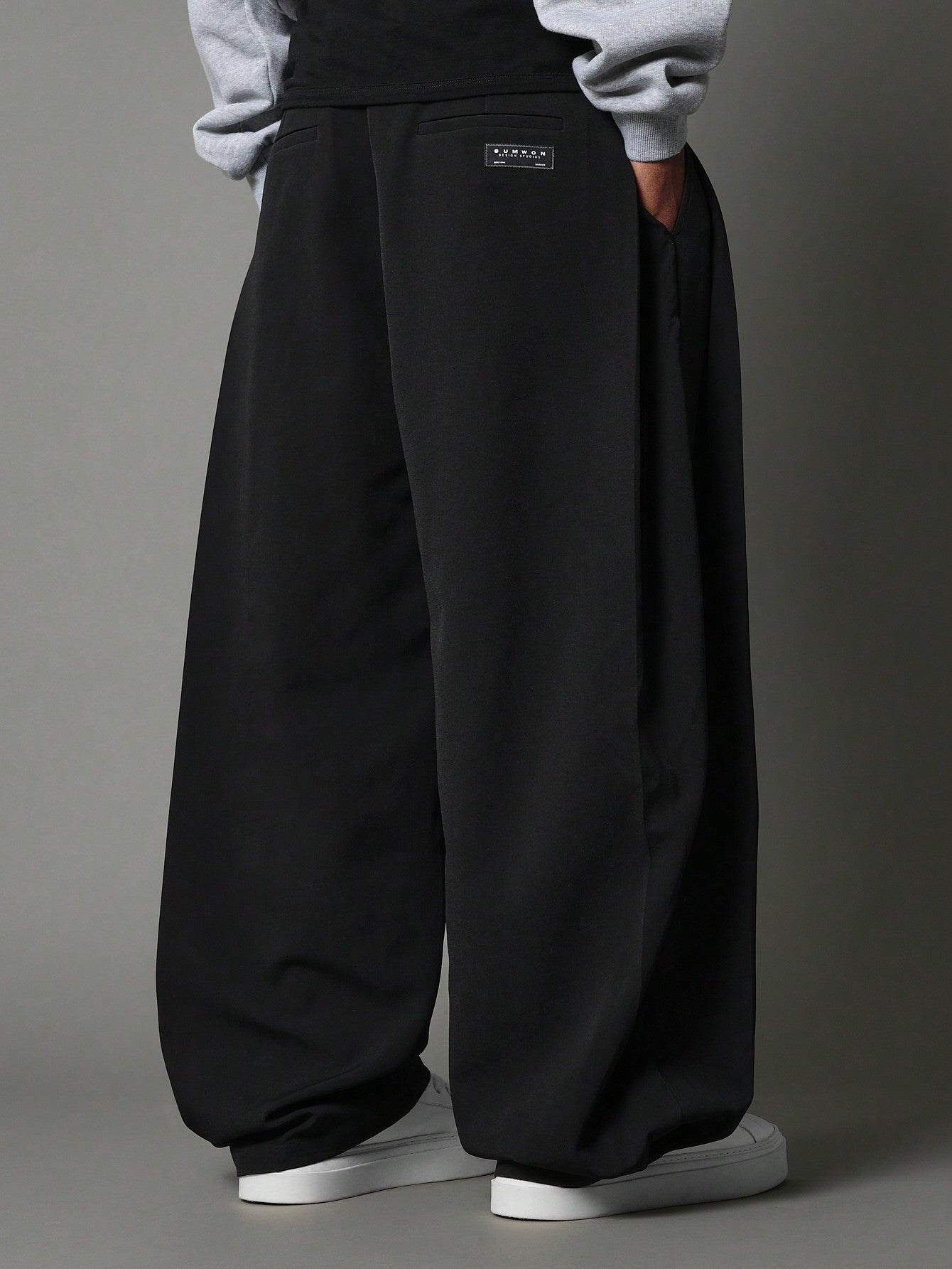 Tailoring Wide Leg Trousers With Side Pleats