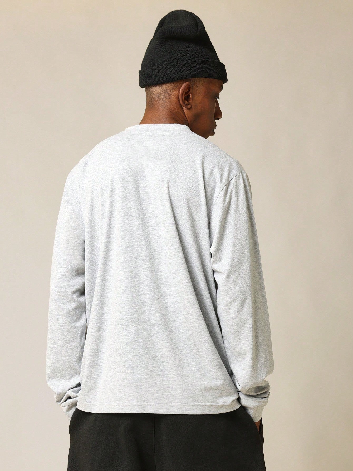 Regular Fit Long Sleeve V-Neck Essential Tee