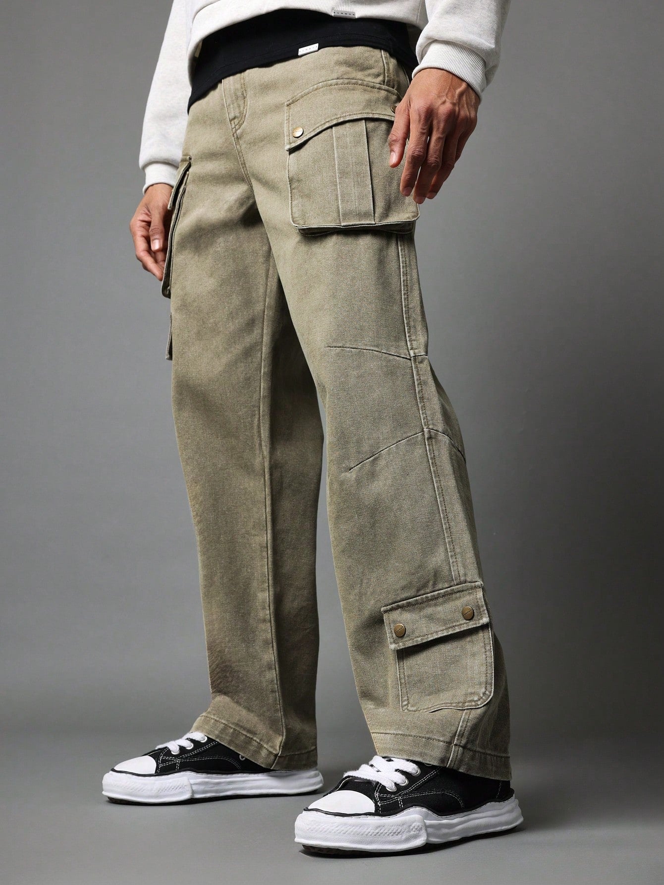 Loose Fit Hardware Cargo Jeans