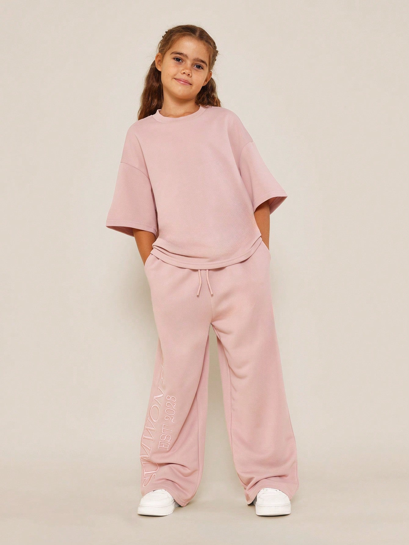 Tween Girls Everyday Play Oversized Elbow Sleeve Tee And Loose Fit Sweatpants With Embroidery Print 2 Piece Set