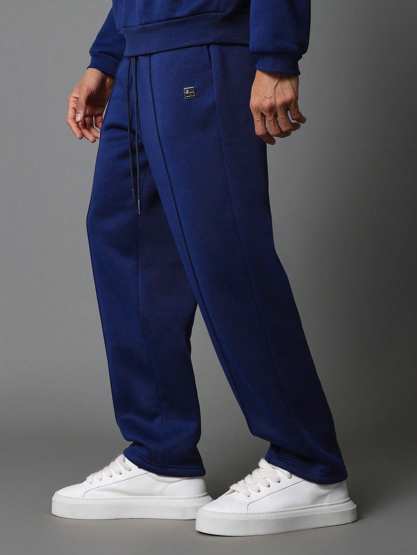 Regular Fit Sweatshirt With Side Pocket Hoodie And Slim Fit Pintuck Sweatpants 2 Piece Set