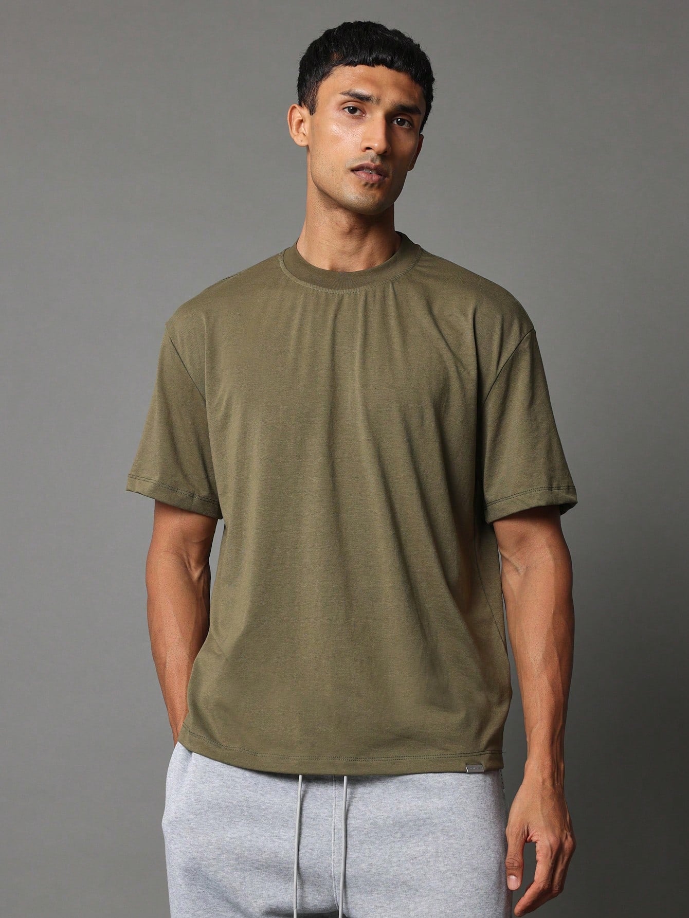 Regular Fit Essential Tee