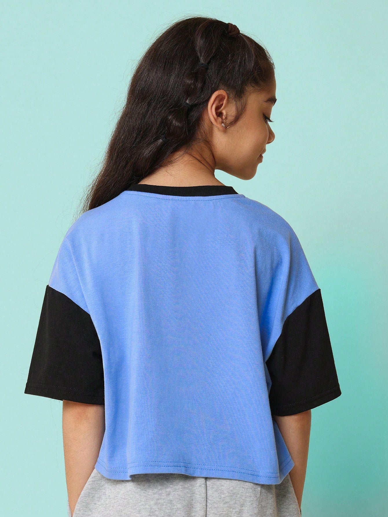 Tween Girls Crop Fit Colour Block Sleeve Tee With Graphic Print