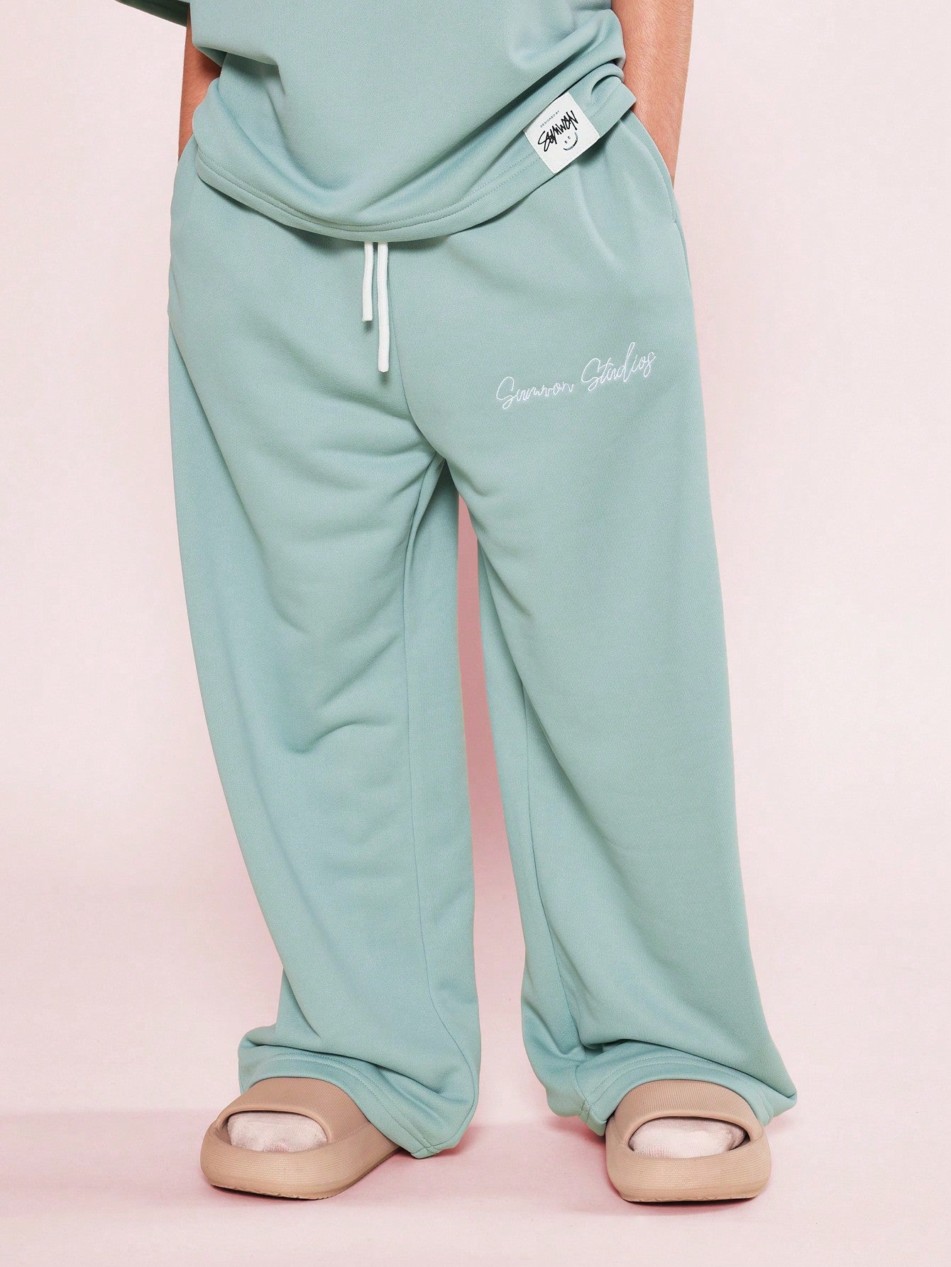 Tween Girls Oversized Tee And Loose Fit Sweatpants With Embroidery  2 Piece Set