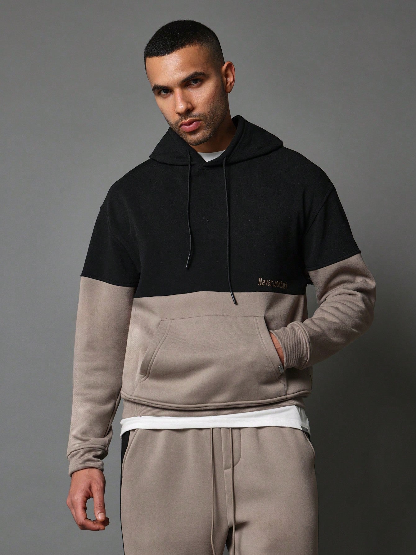 Regular Fit Overhead Colour Block Hoodie With Embroidery And Drop Crotch Sweatpants 2 Piece Set