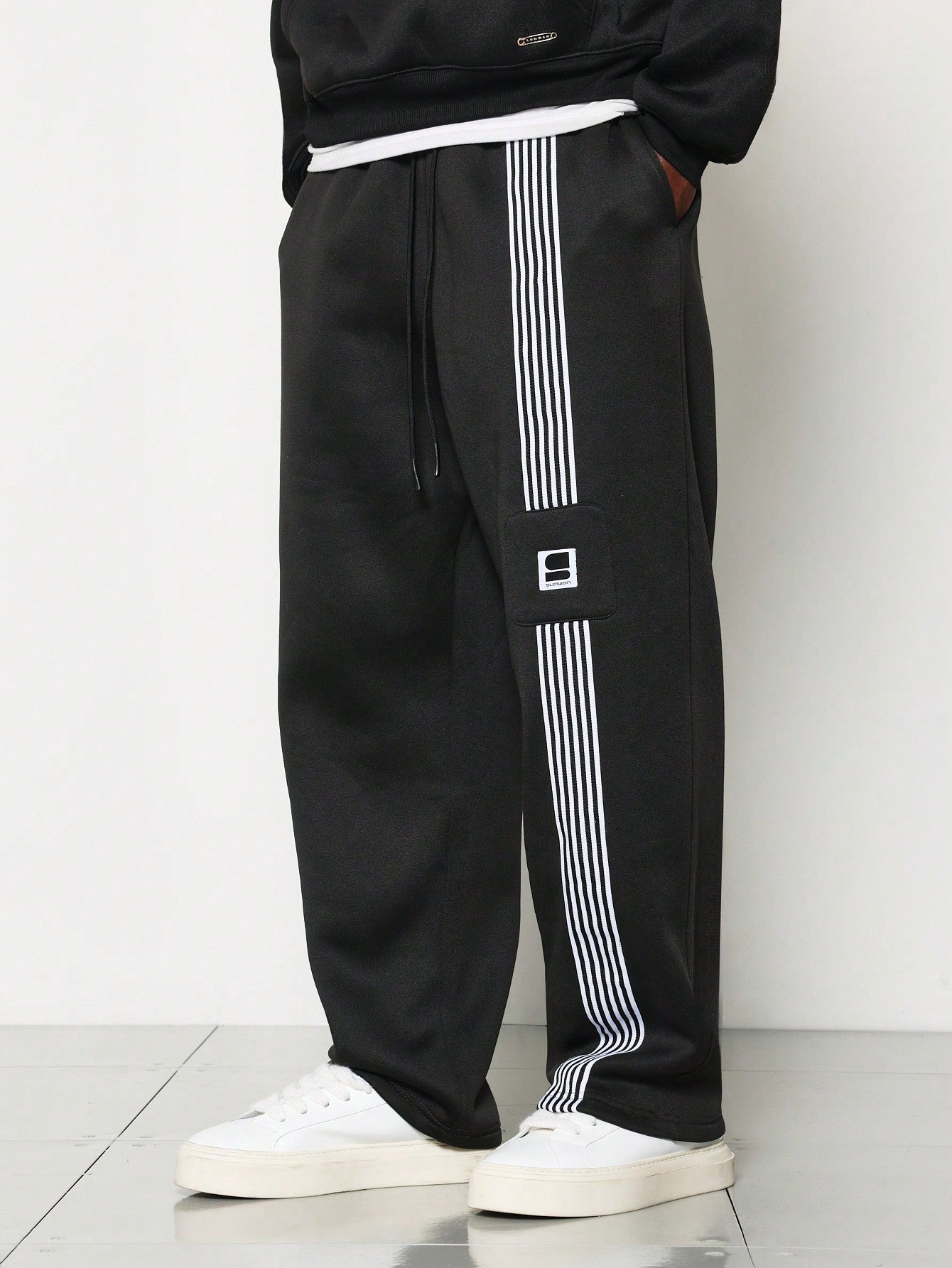 Loose Fit Sweatpants With Stripe And Patch