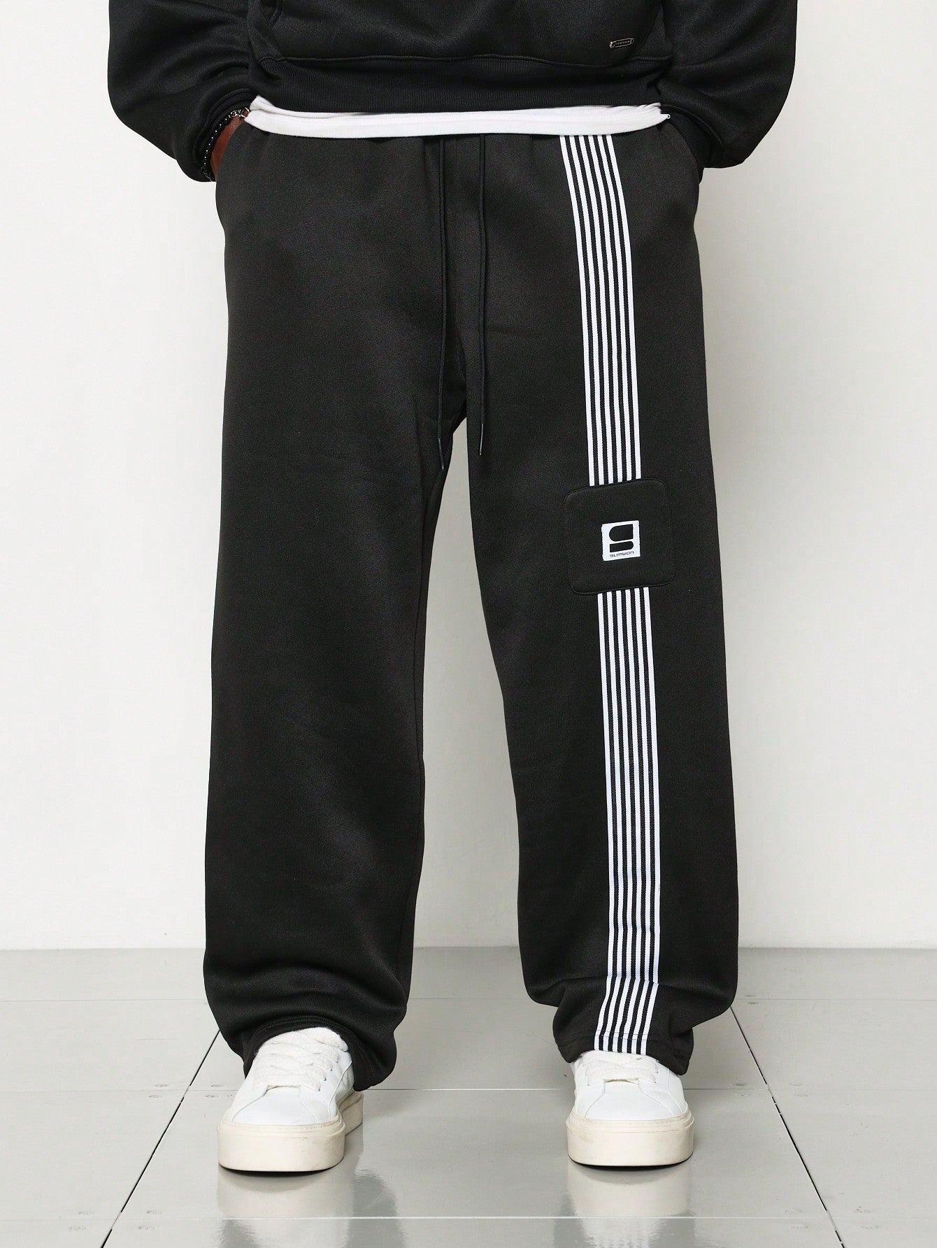 Loose Fit Sweatpants With Stripe And Patch