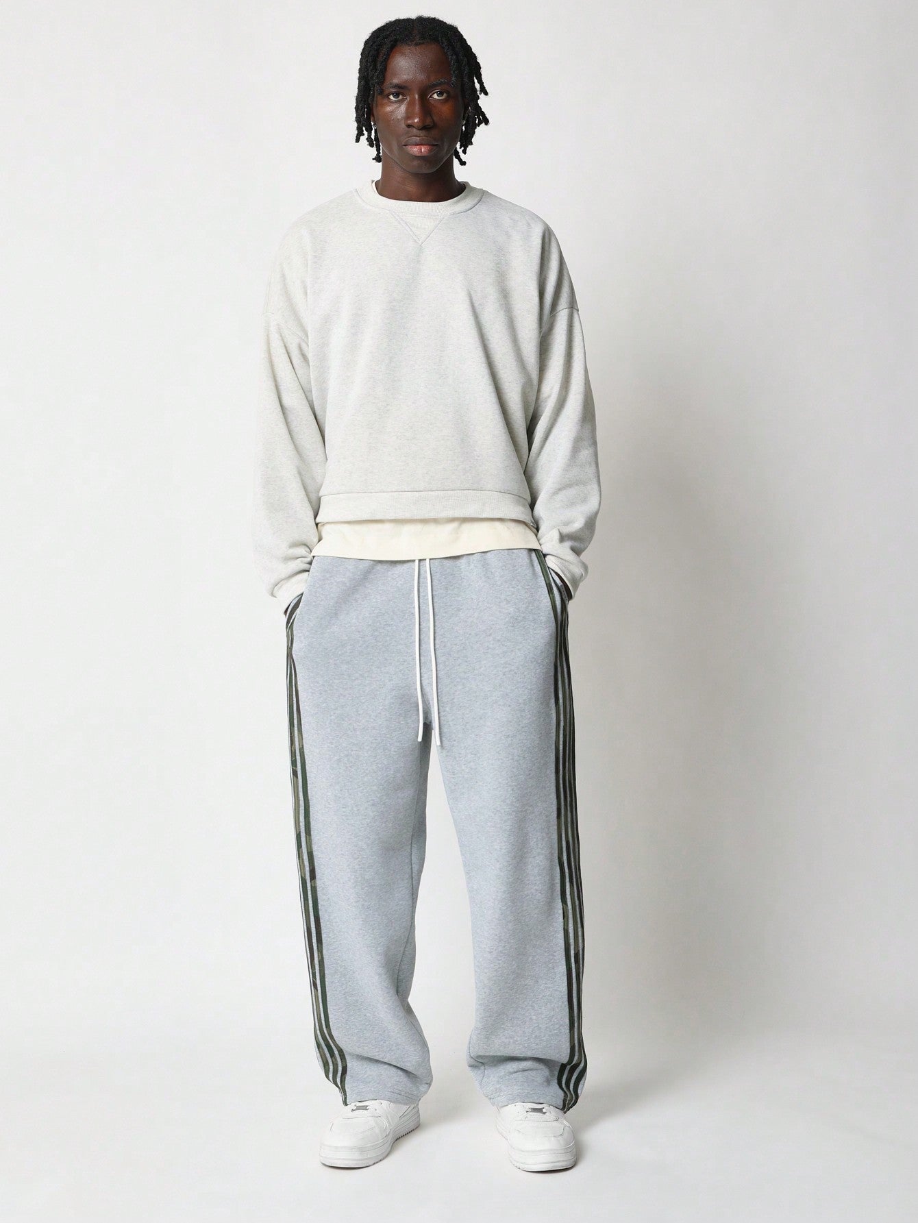 Loose Fit Camo Stripe Side Panels Sweatpants With Drawcords