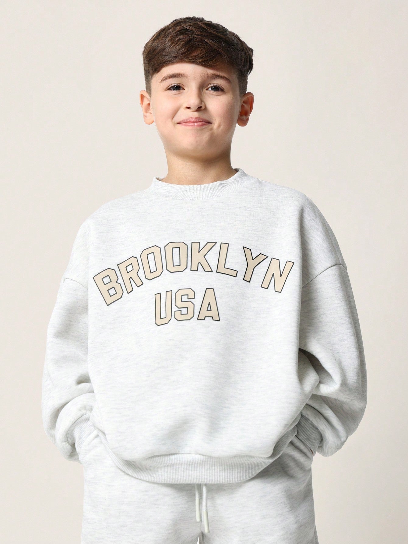 Tween Girls Regular Fit Brooklyn Graphic Print Sweatshirts