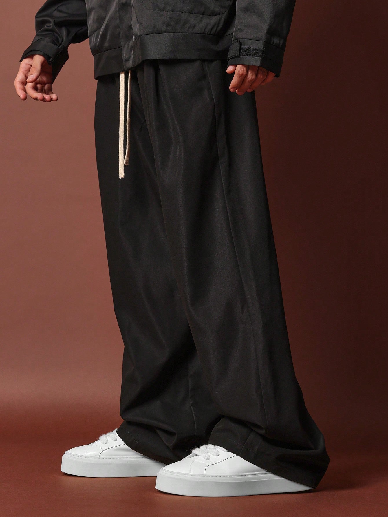 Wide Leg Fit Pleated Pant