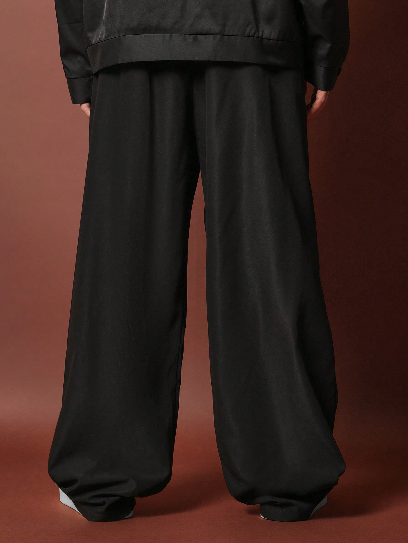 Wide Leg Fit Pleated Pant