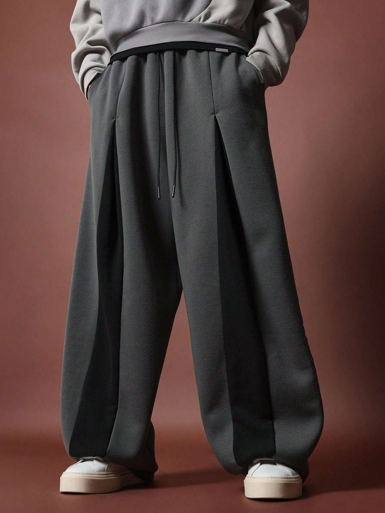 Loose Fit Contrast Colour Insert Pleat Sweatpants