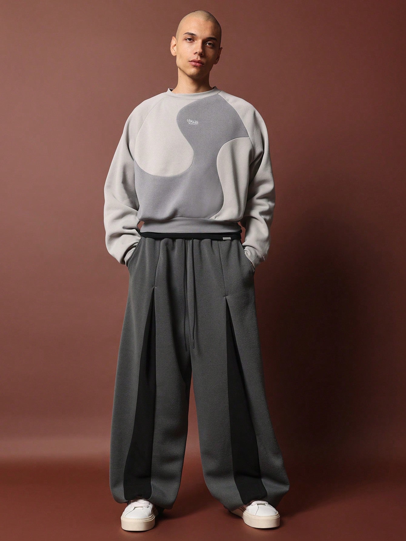 Loose Fit Contrast Colour Insert Pleat Sweatpants