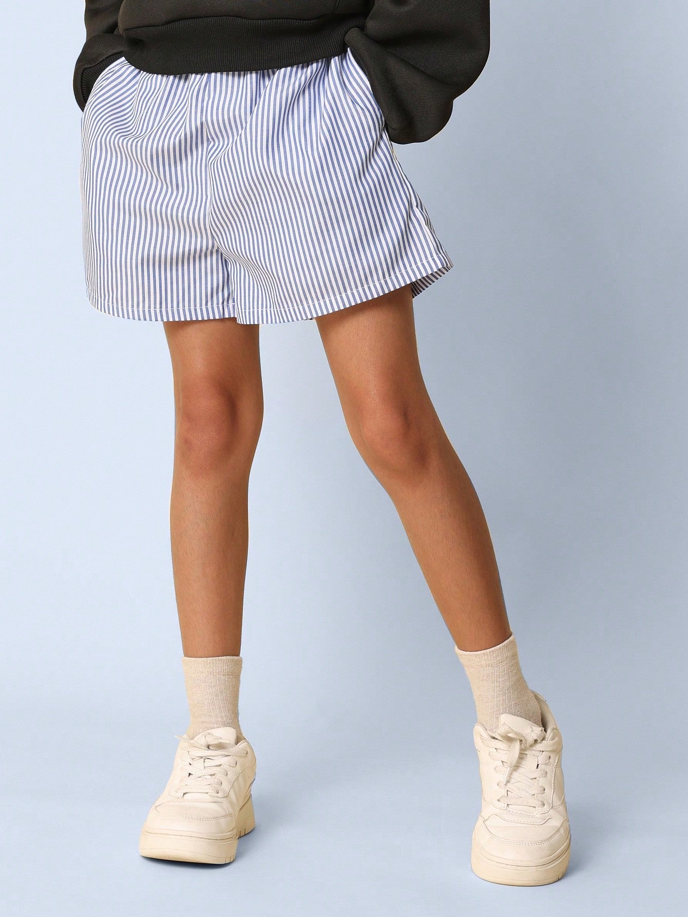 Tween Girls Everyday Play Crew Neck New Yord Printed Sweatshirt And Pinstripe Short 2 Piece Set