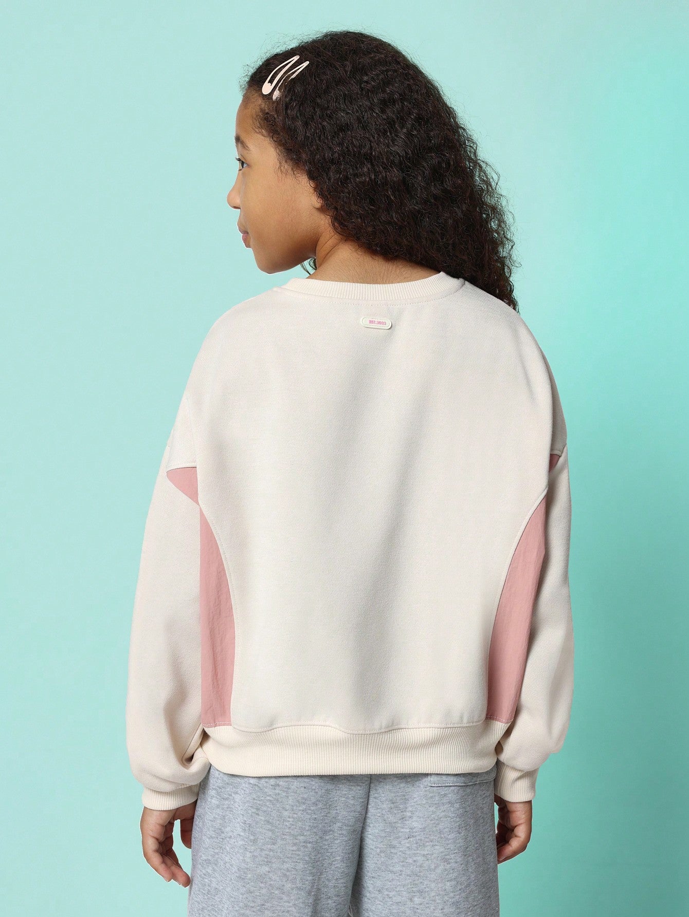 Tween Girls Comfy Hybrid Vintage Fit Contrast Panel Sweatshirt