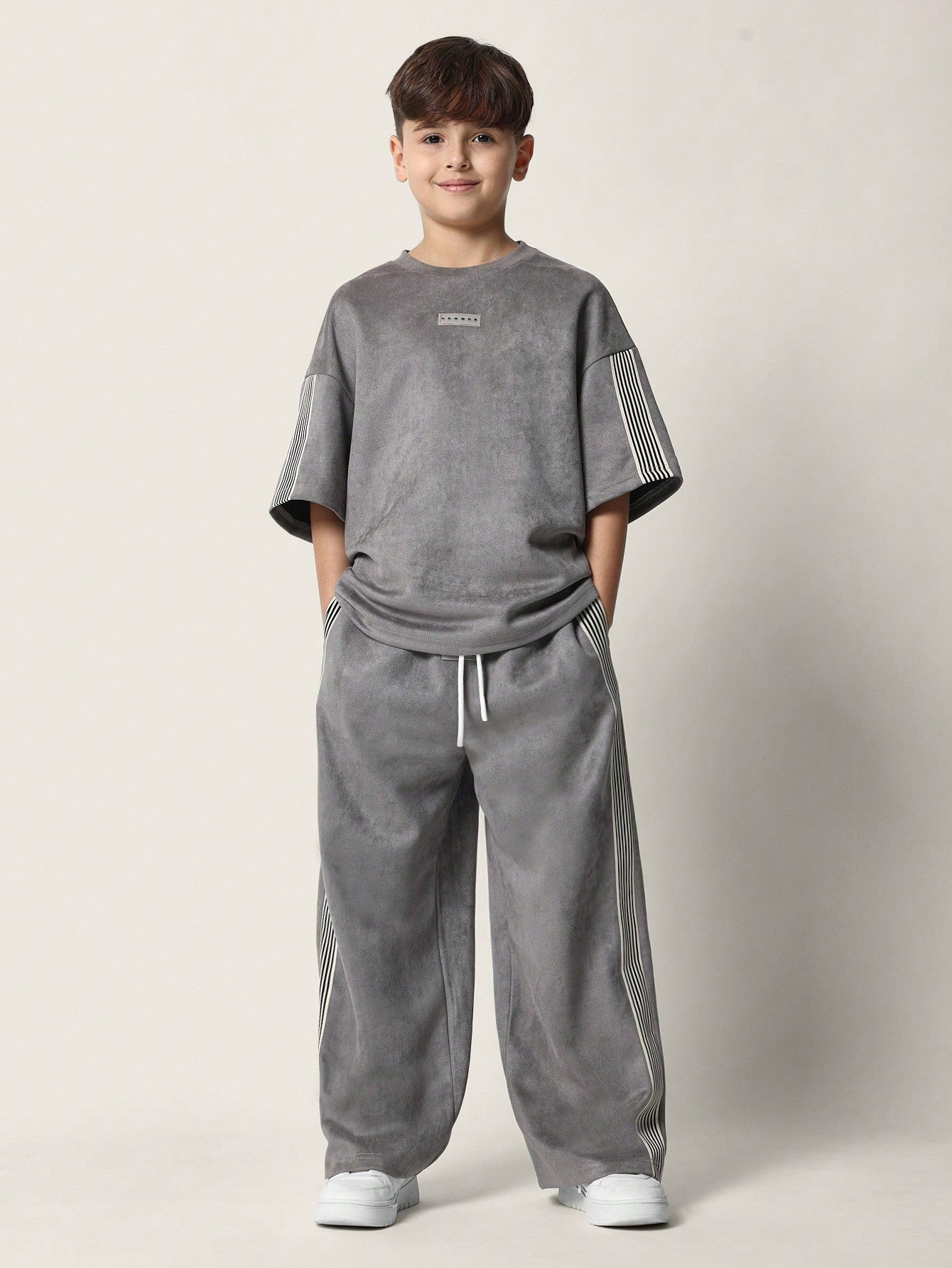 Tween Boys Suedette Oversized Elbow Sleeve Tee With Loose Fit Sweatpants 2 Piece Set