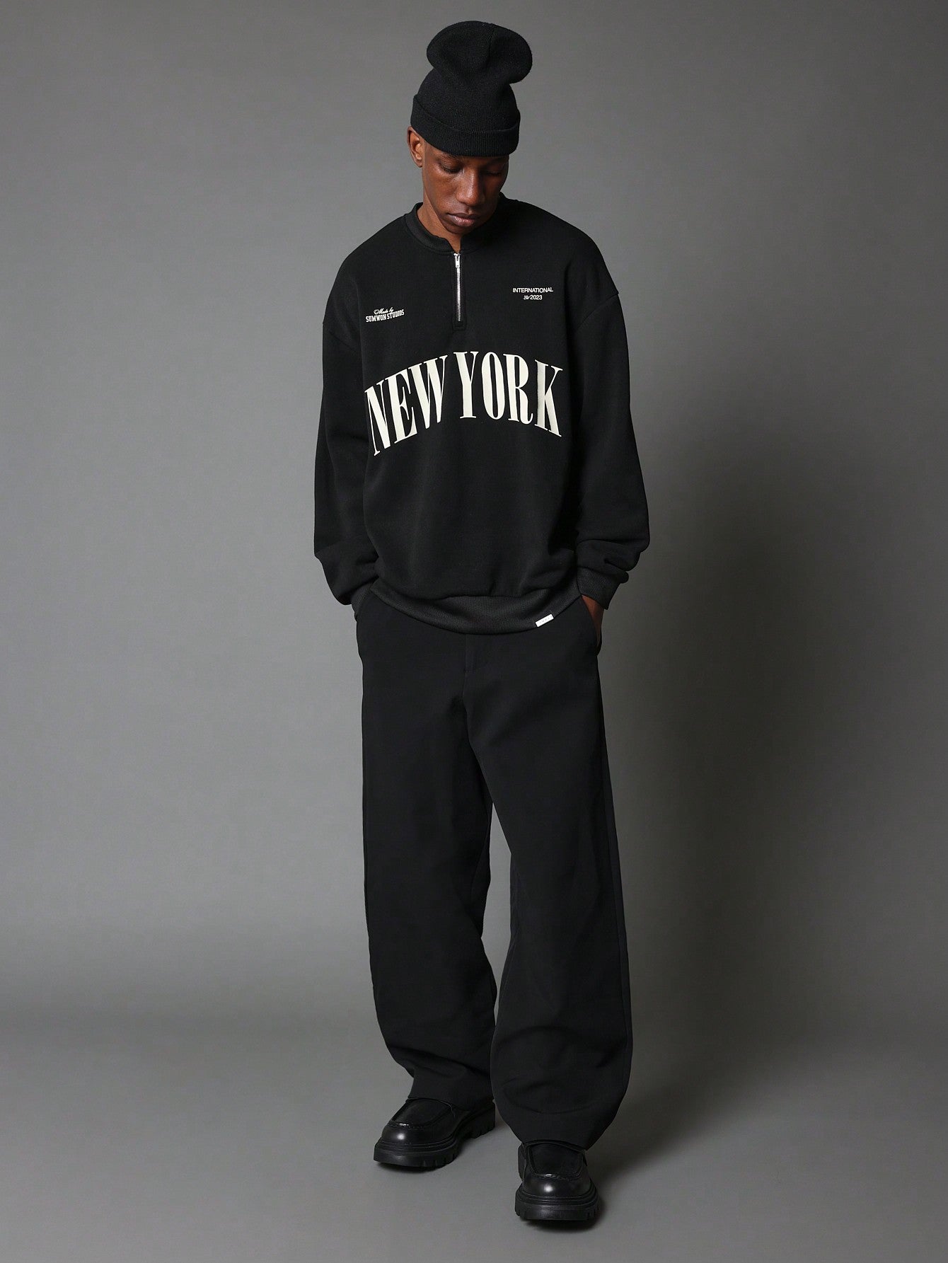 Regular Fit Half Zip Sweatshirt With New York Graphic Print