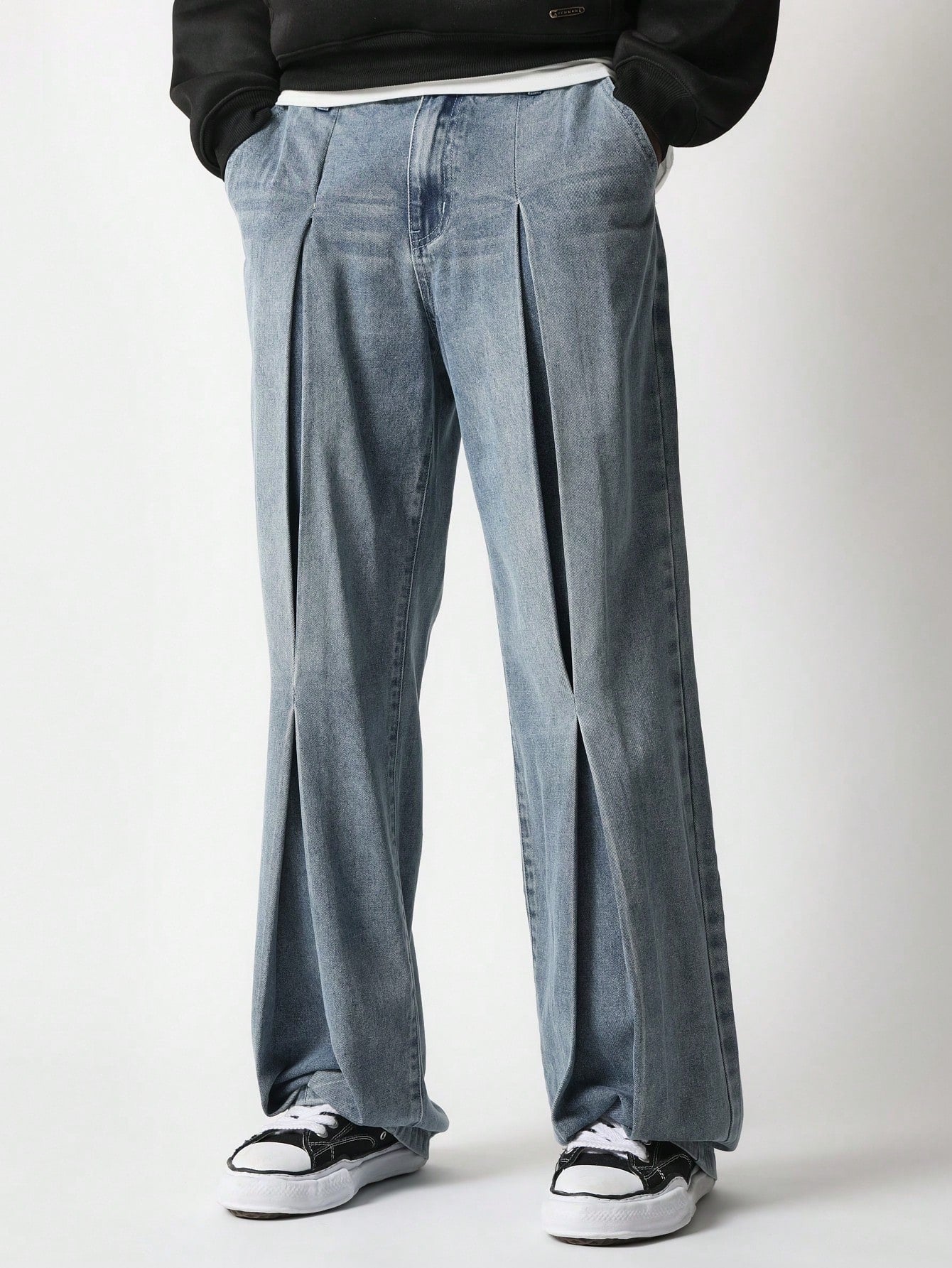 Loose Fit Washed Front Slit & Pintuck Jean