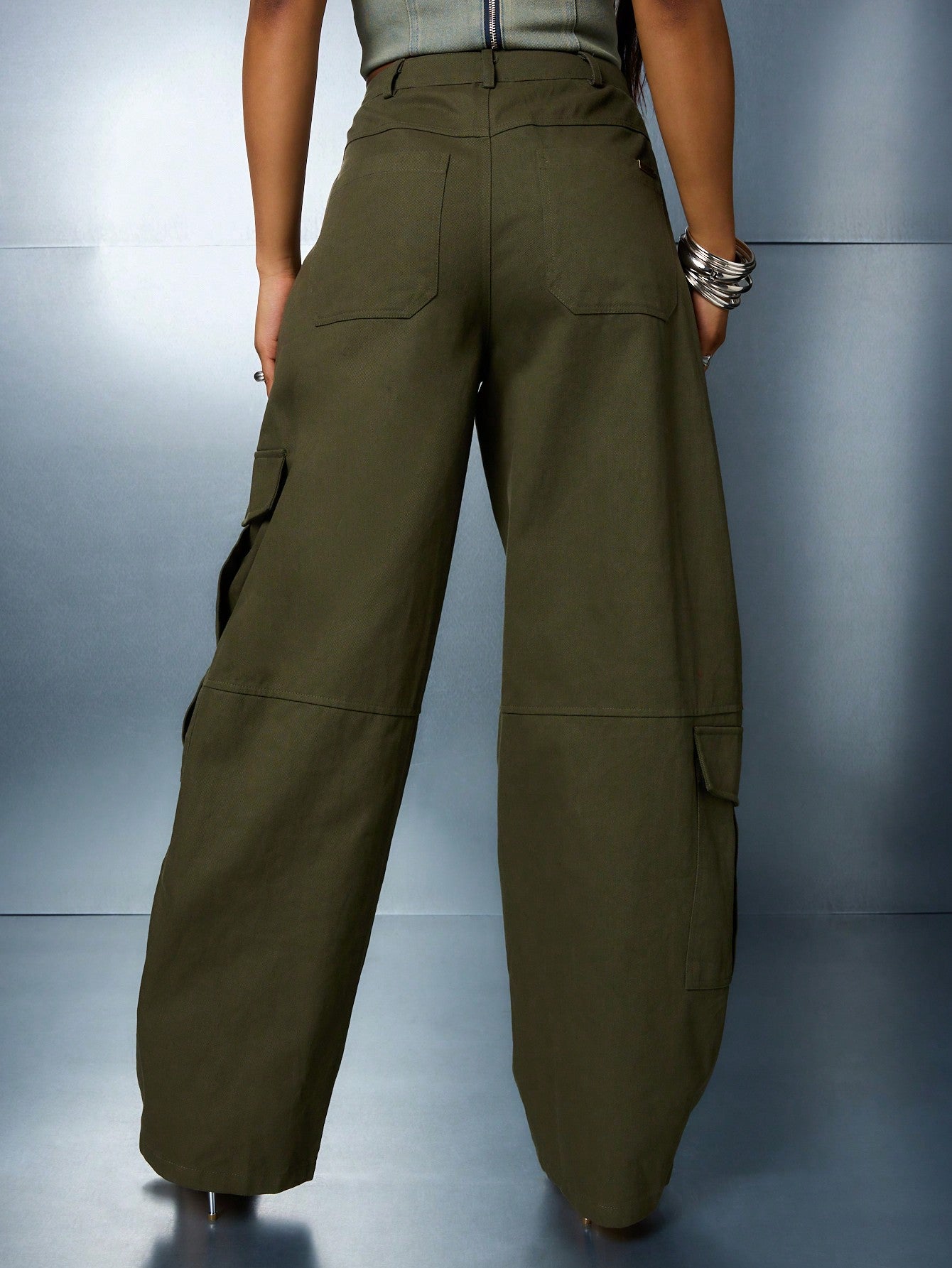 SUMWON WOMEN Skater Fit Wide Leg Cargo Pants