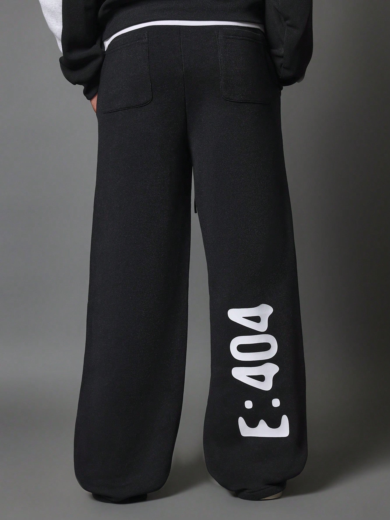 Wide Leg Sweatpants With Graphic Print