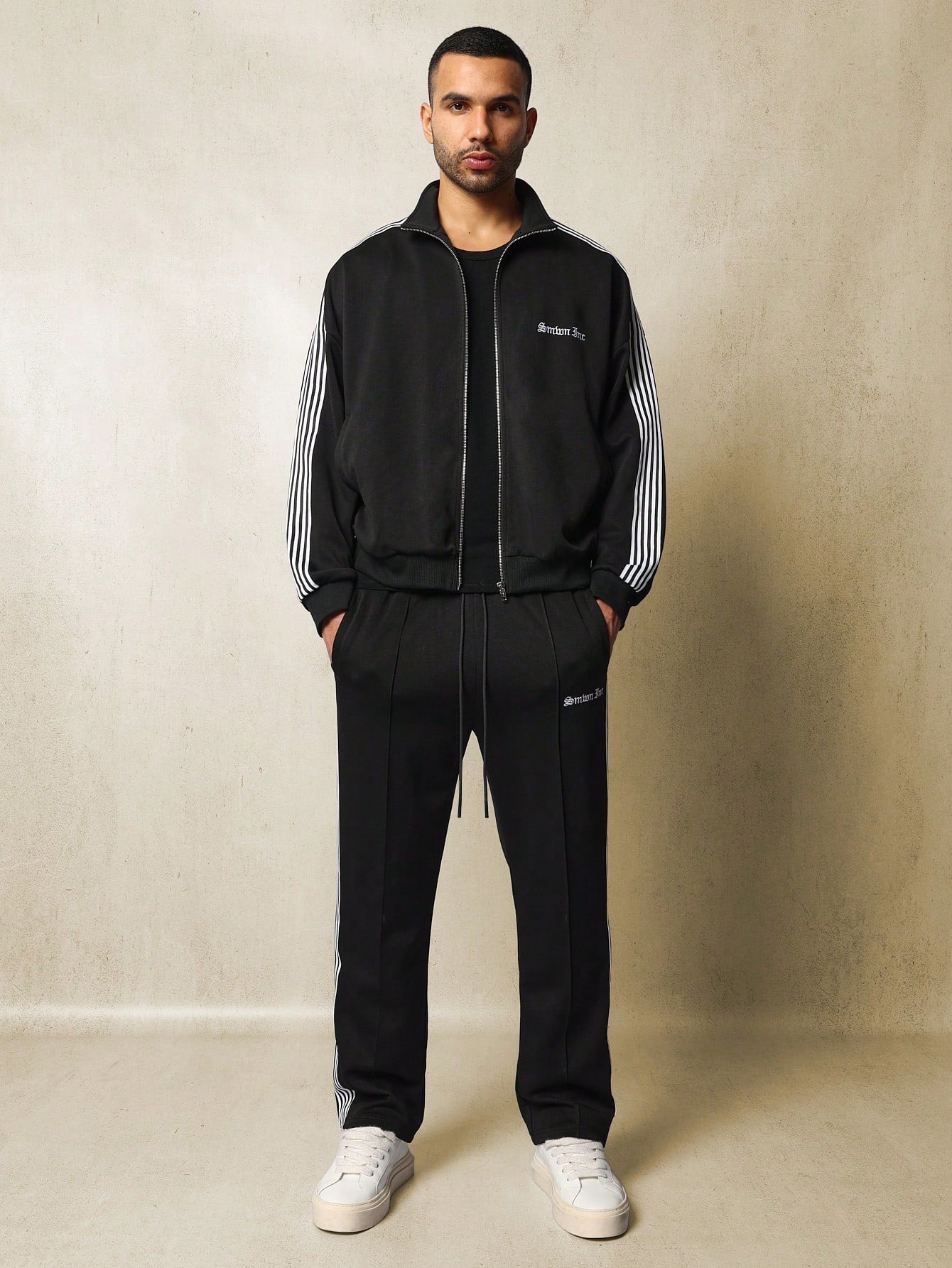 Regular Fit Zip-Up Funnel Neck Sweatshirt And Straight Fit Pintuck Pant With Side Tape Detail 2 Piece Set Tracksuit