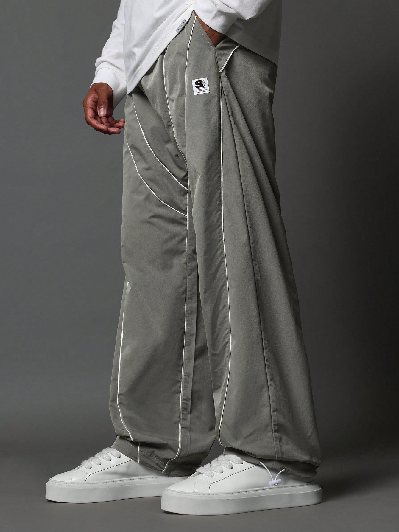 Skater Fit Parachute Pant With Piping