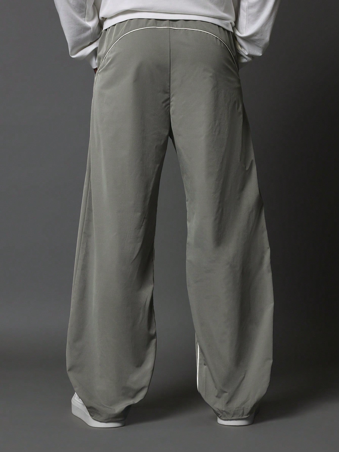 Skater Fit Parachute Pant With Piping