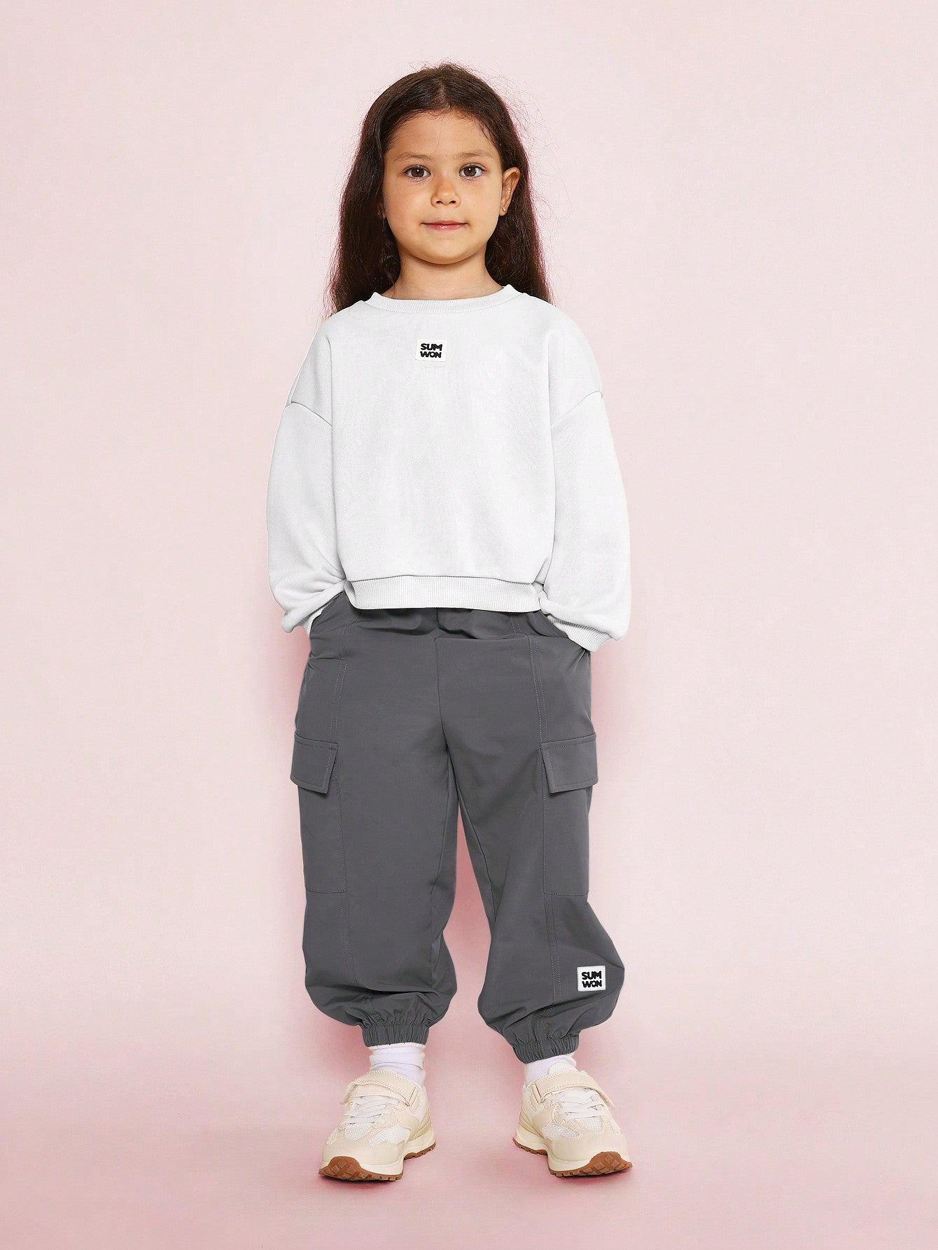 Young Girls Everyday Play Sweatshirt With Cargo Jogger 2 Piece Set With Branded Badge