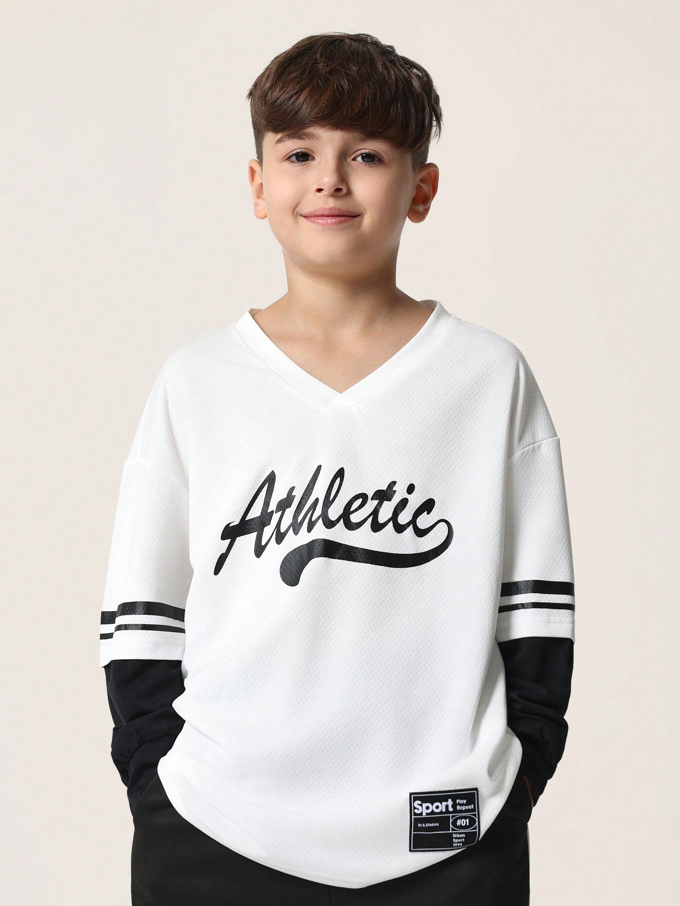 Tween Boys Oversized Sleeve Layer V-Neck Sweatshirt With Graphic Print & Embroidered Patch