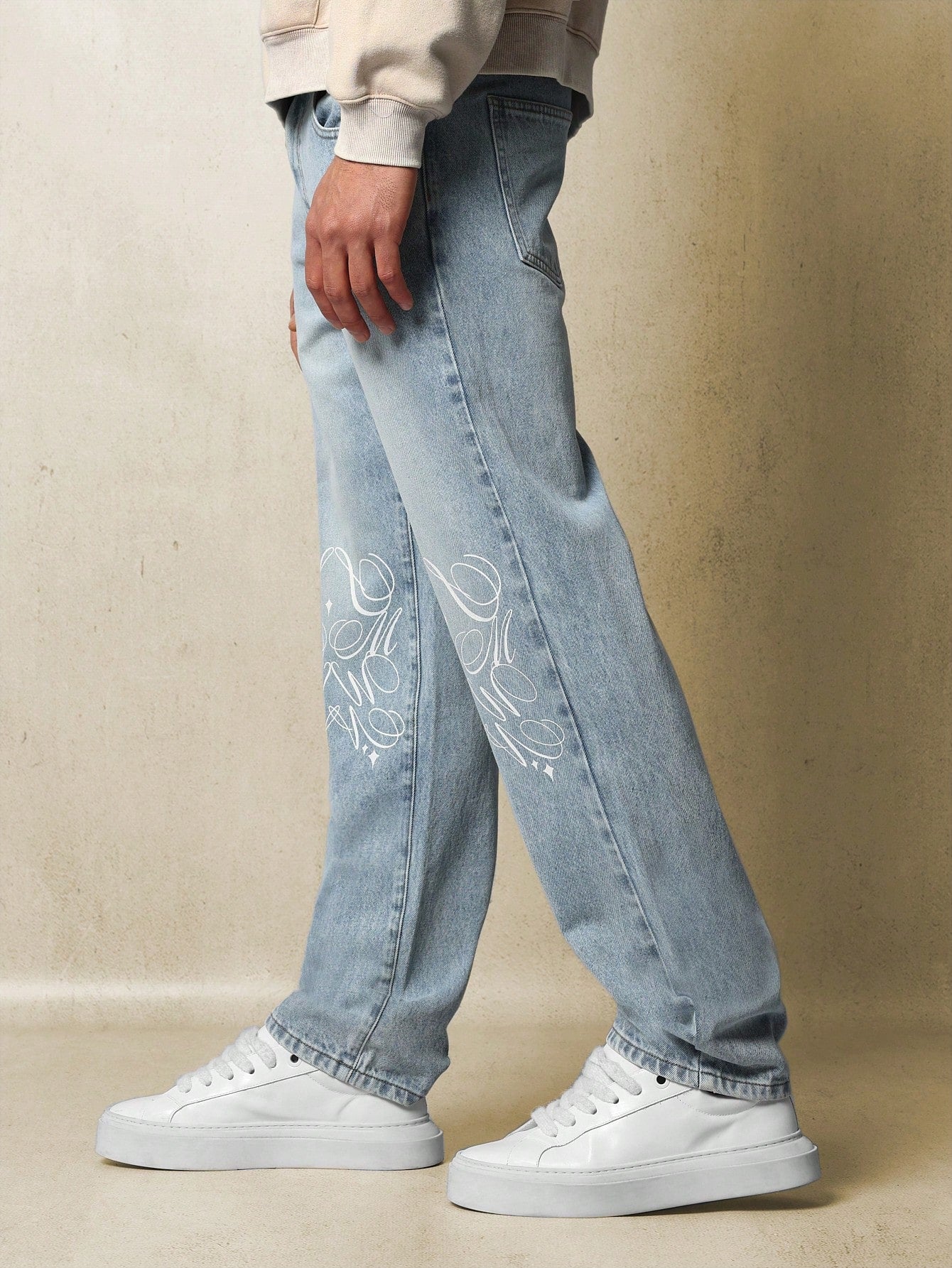 Washed Relaxed Fit Graphic Printed Jean